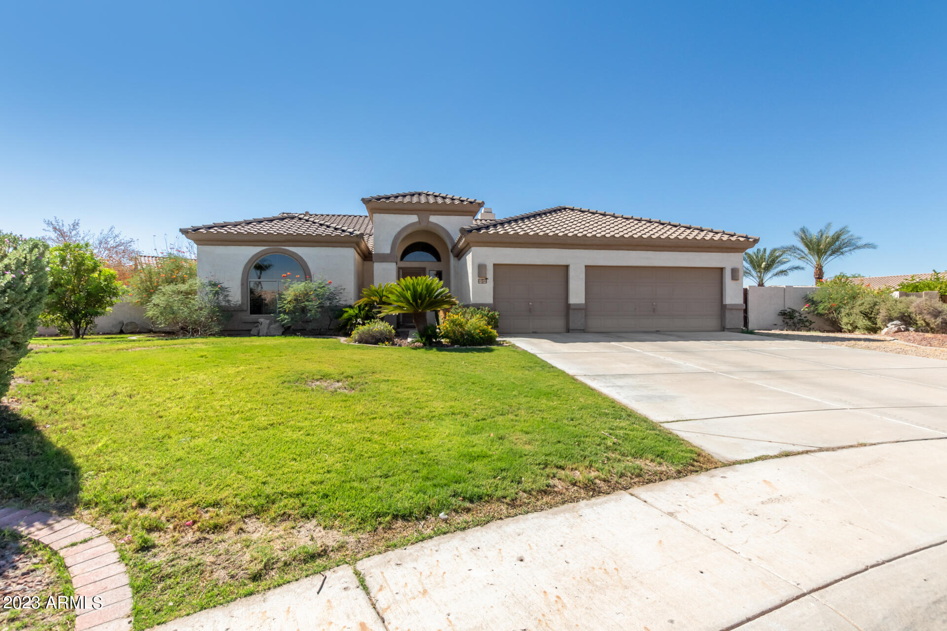 17645 W SUMMIT Drive