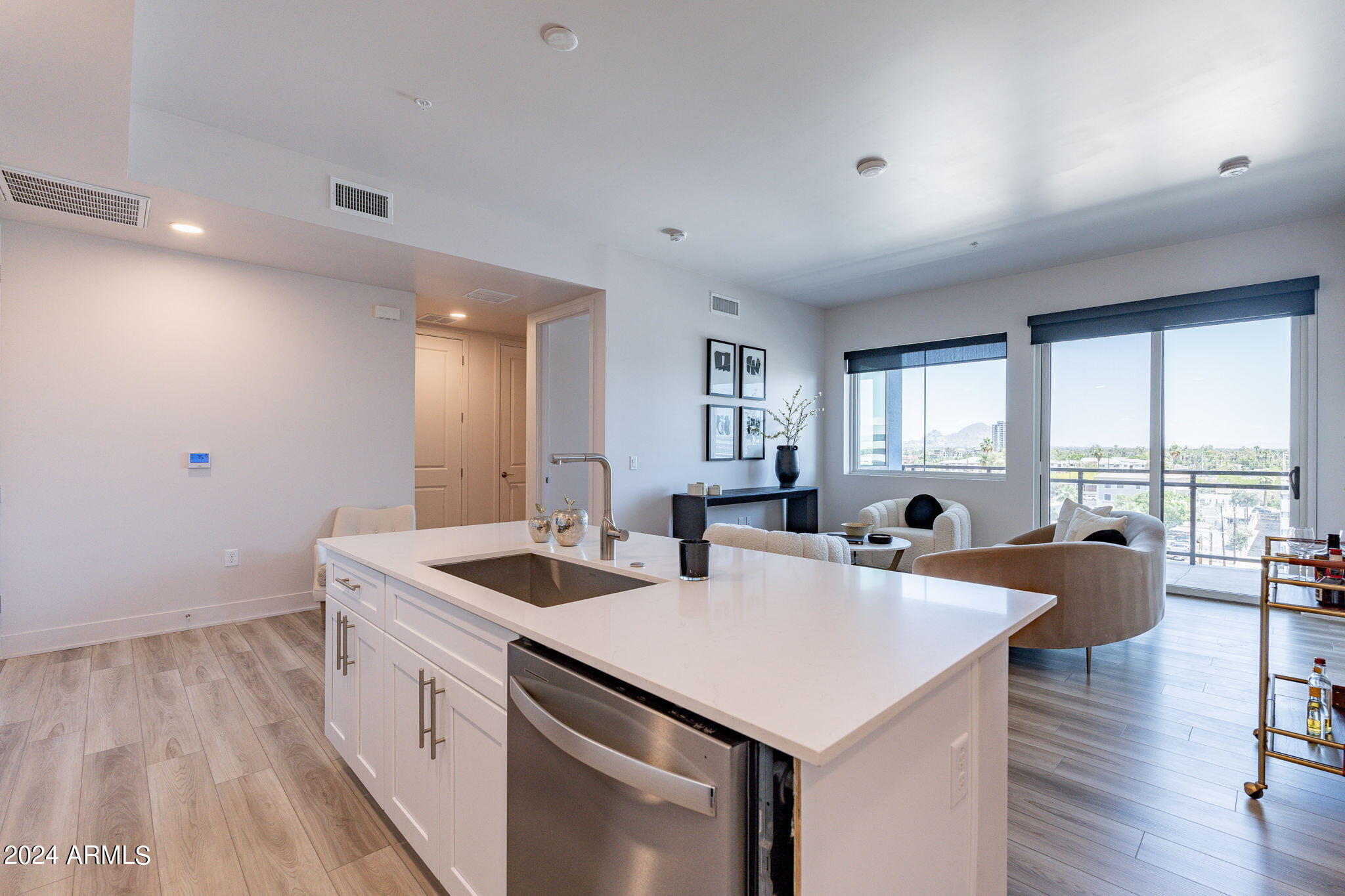 3131 N CENTRAL Avenue, 3014