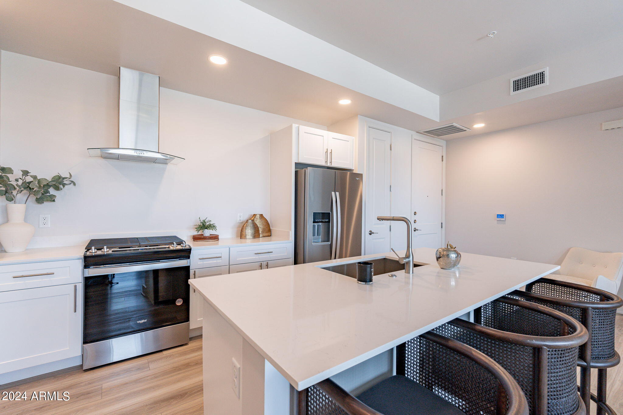 3131 N CENTRAL Avenue, 3014