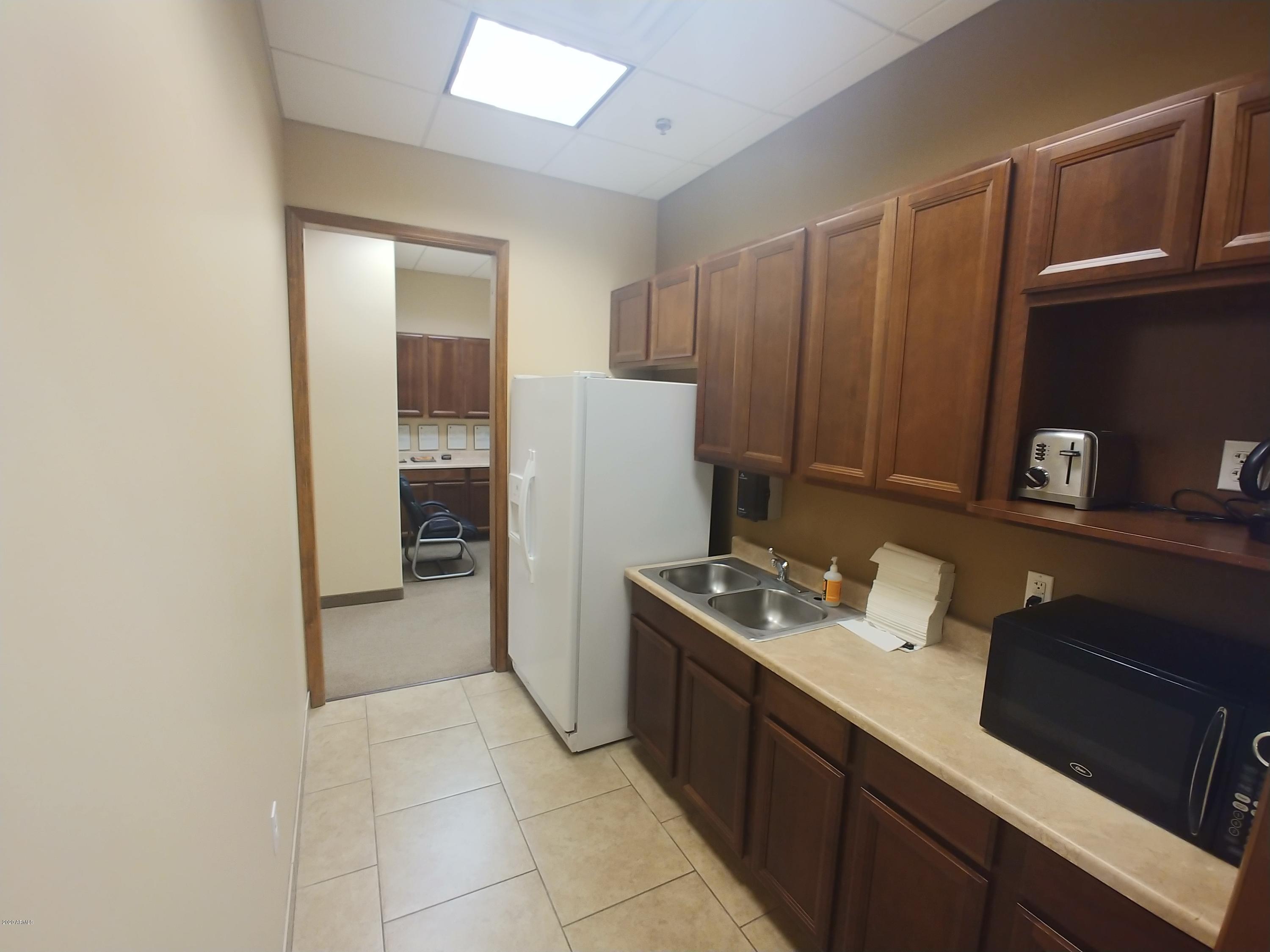 1425 S HIGLEY Road, 103