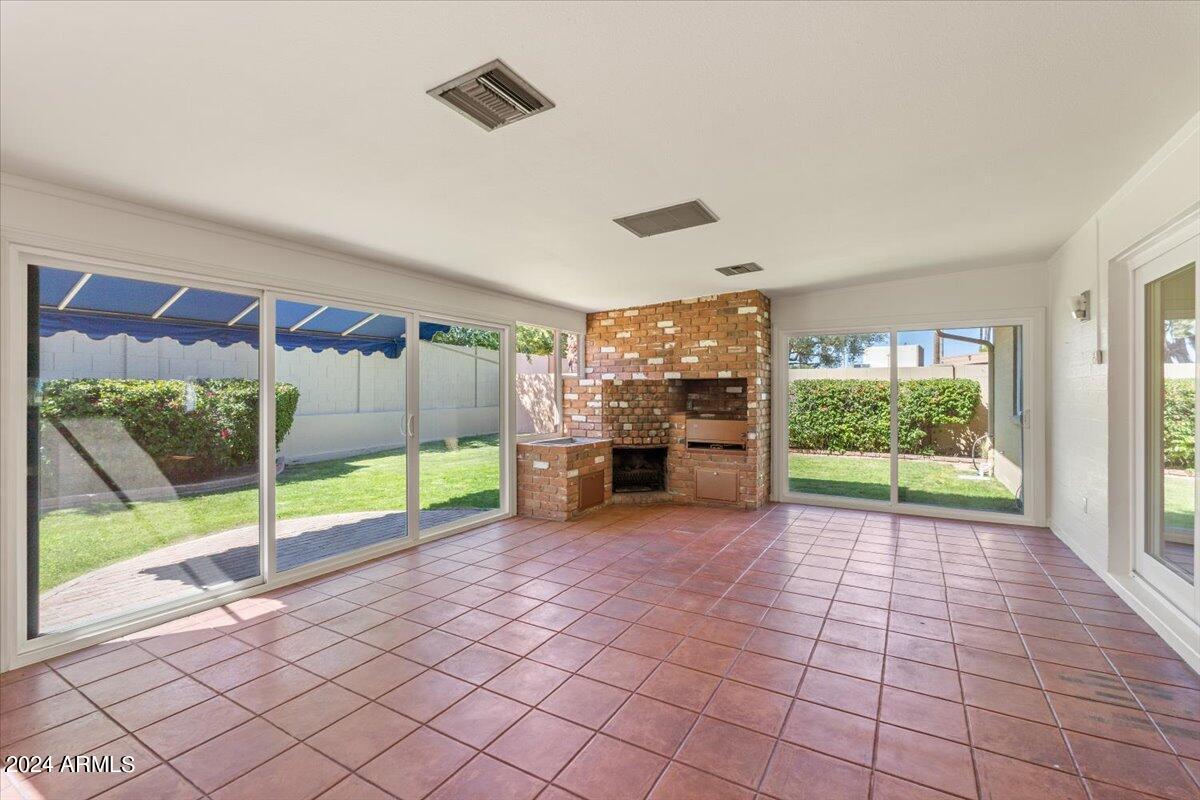 4818 N 78TH Place