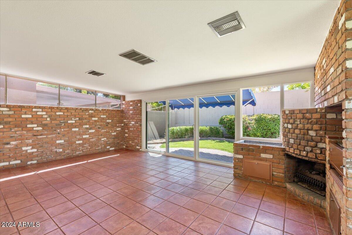 4818 N 78TH Place