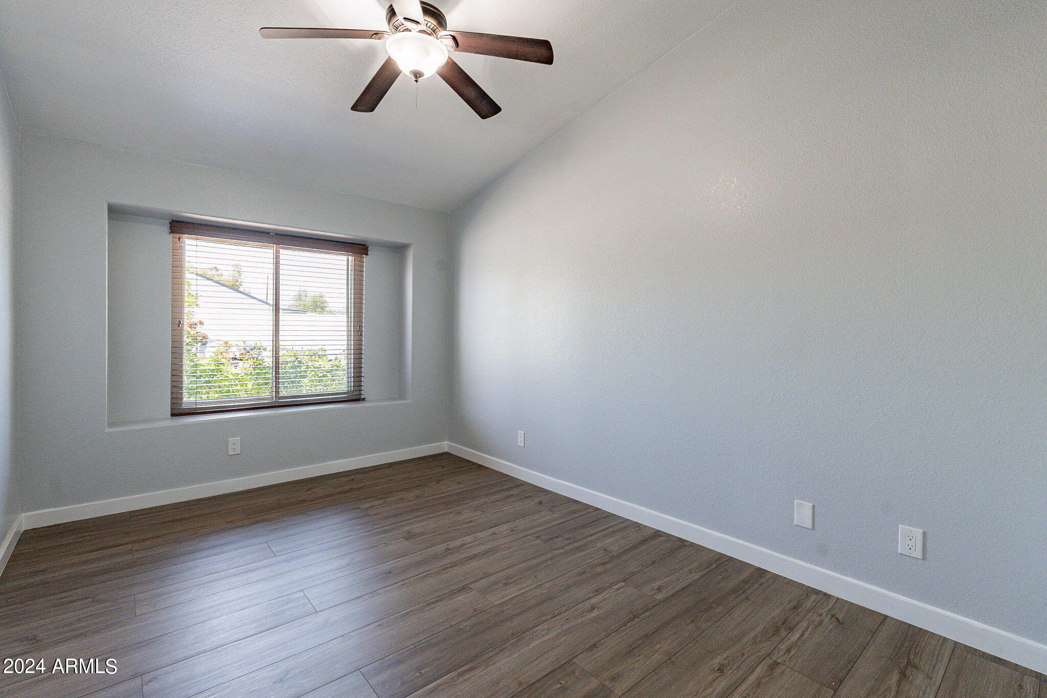 4307 W TOPEKA Drive