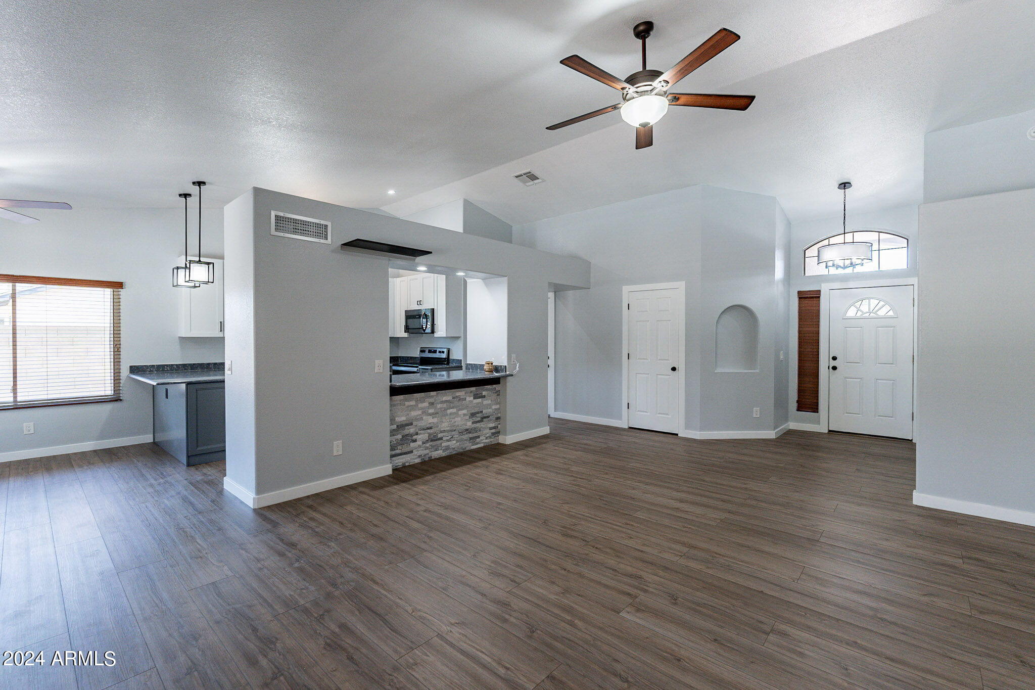 4307 W TOPEKA Drive