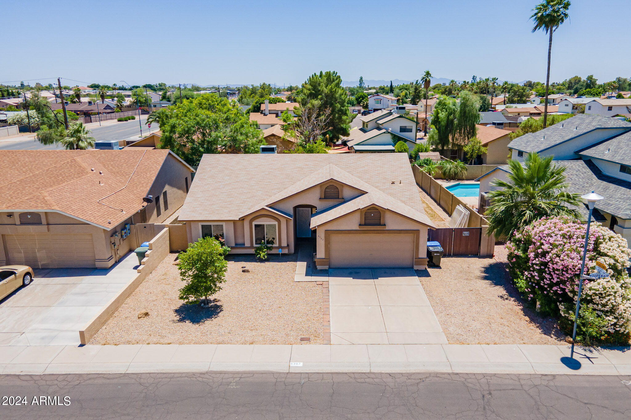 4307 W TOPEKA Drive