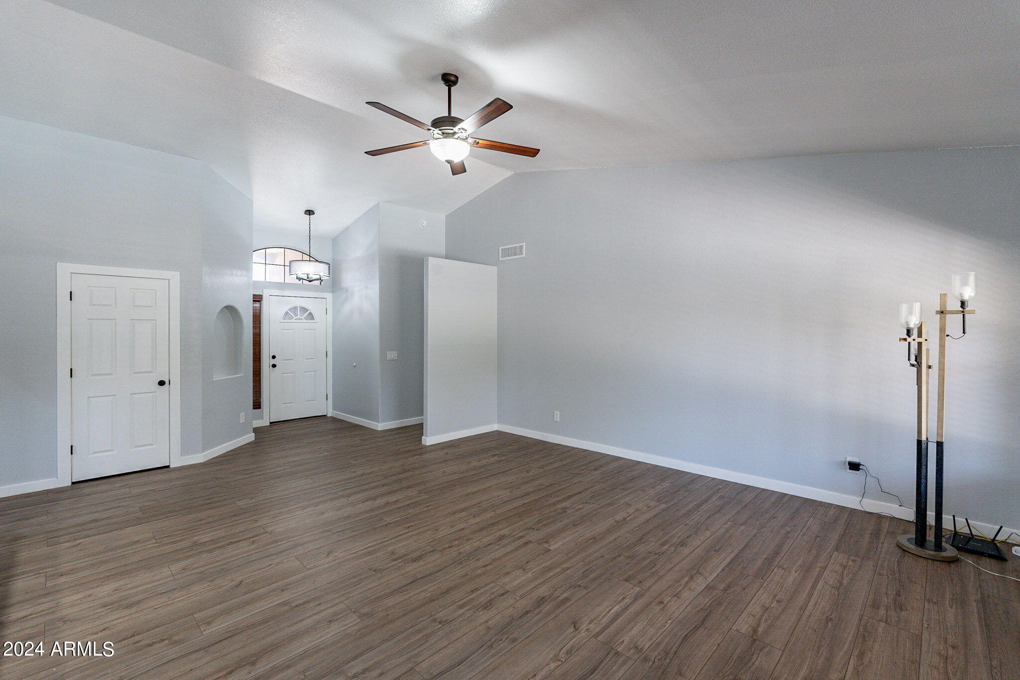 4307 W TOPEKA Drive
