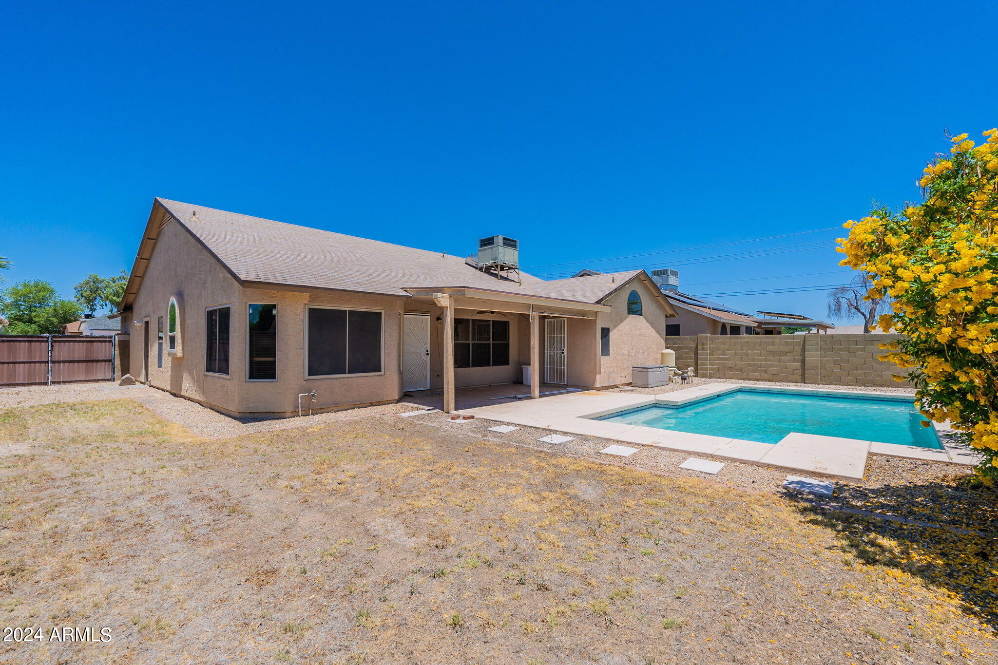 4307 W TOPEKA Drive
