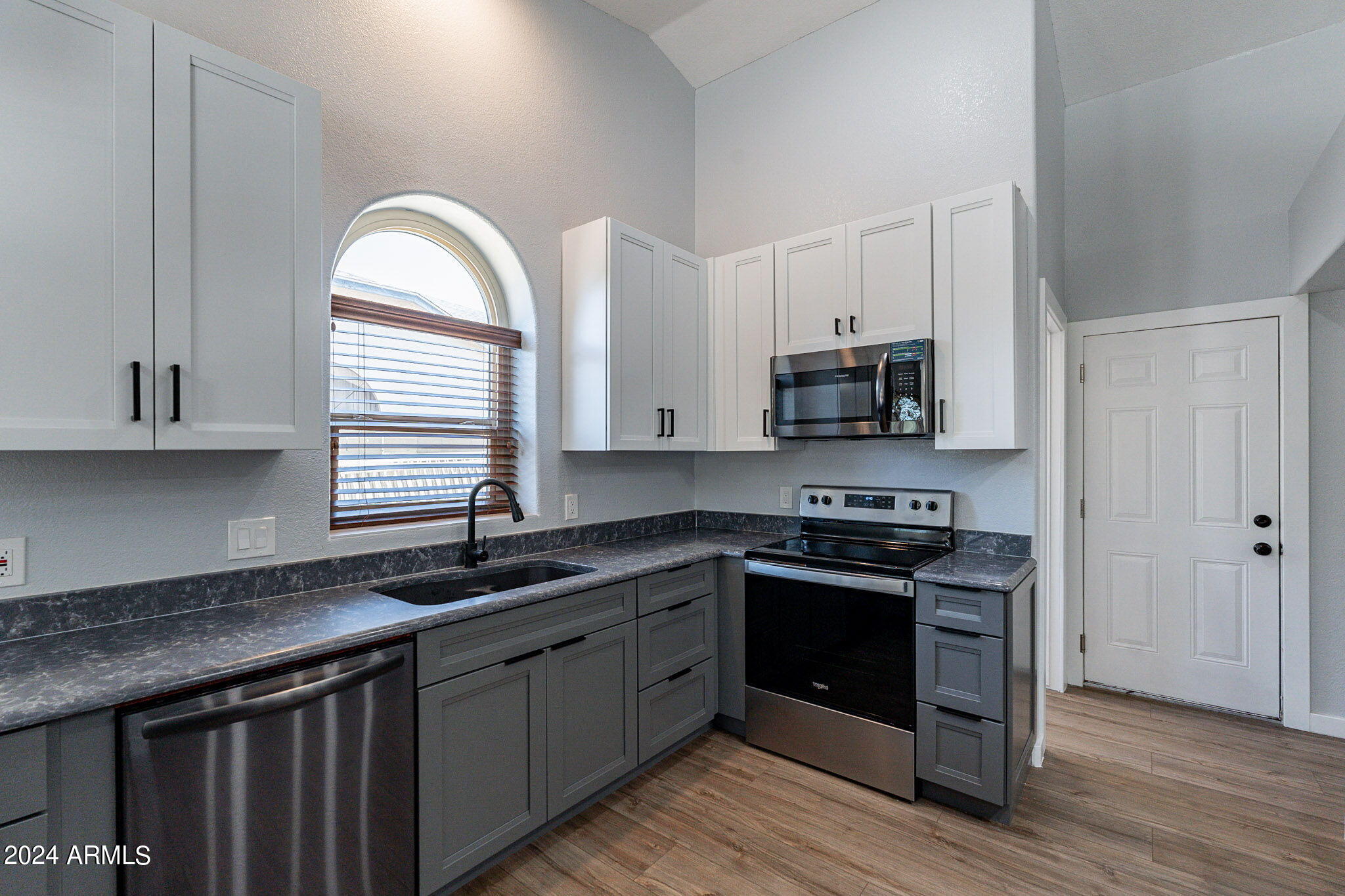 4307 W TOPEKA Drive
