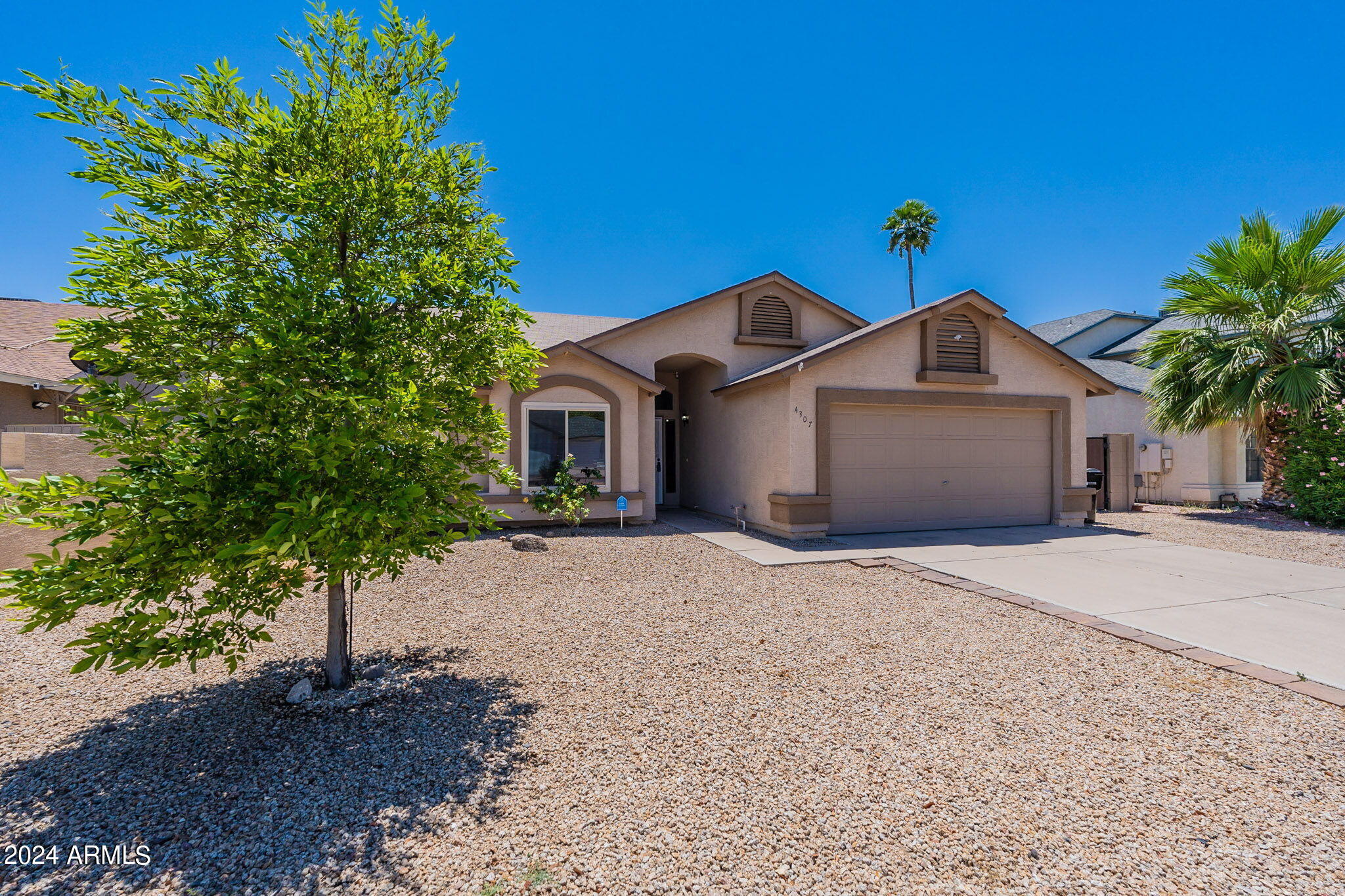 4307 W TOPEKA Drive