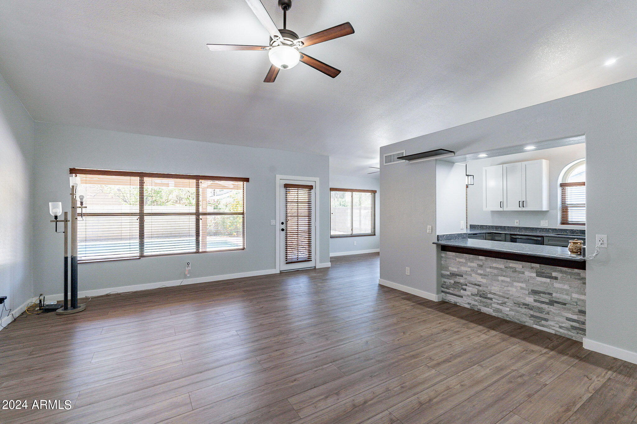 4307 W TOPEKA Drive