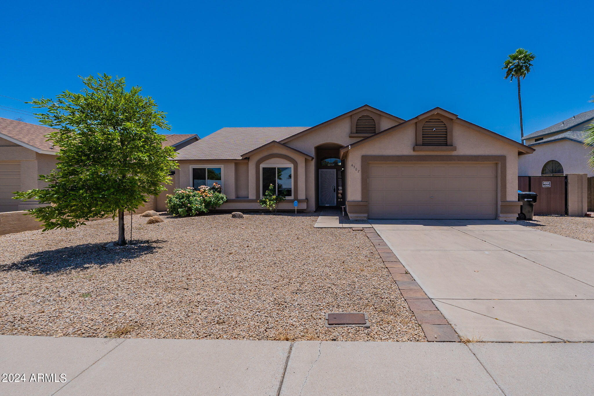 4307 W TOPEKA Drive