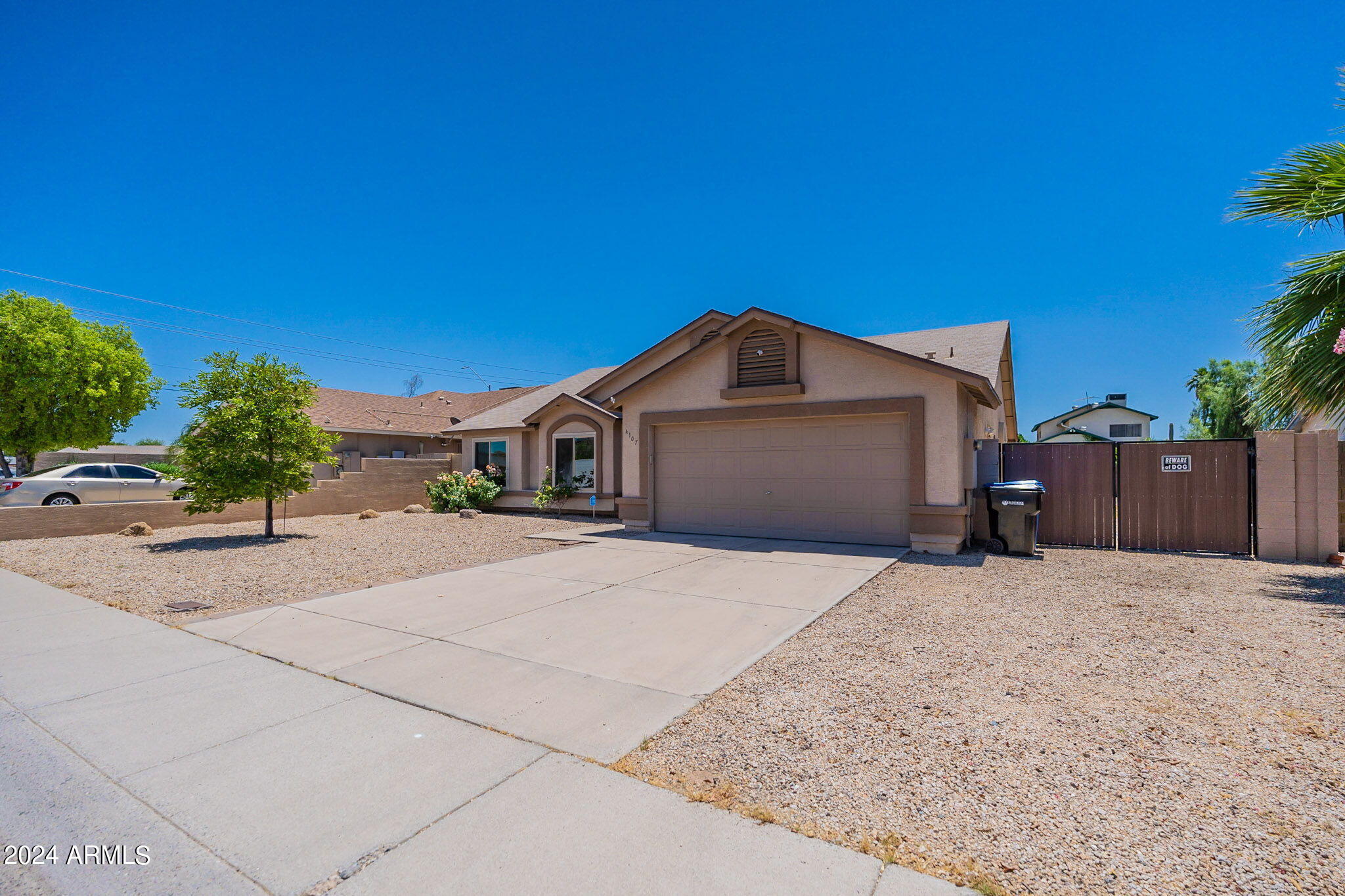 4307 W TOPEKA Drive