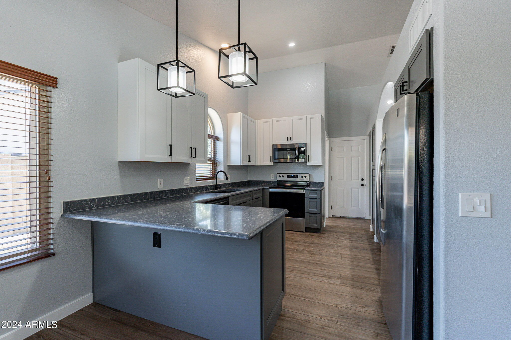 4307 W TOPEKA Drive
