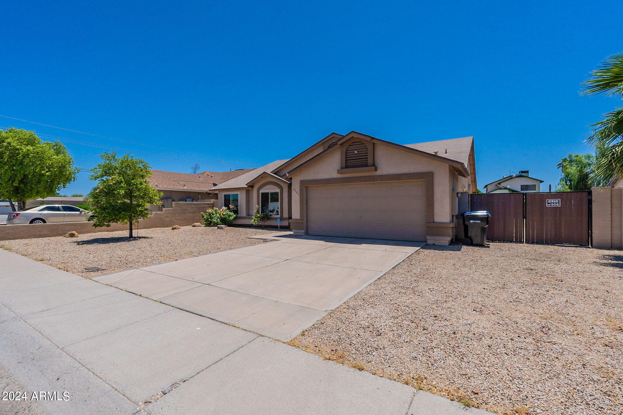 4307 W TOPEKA Drive