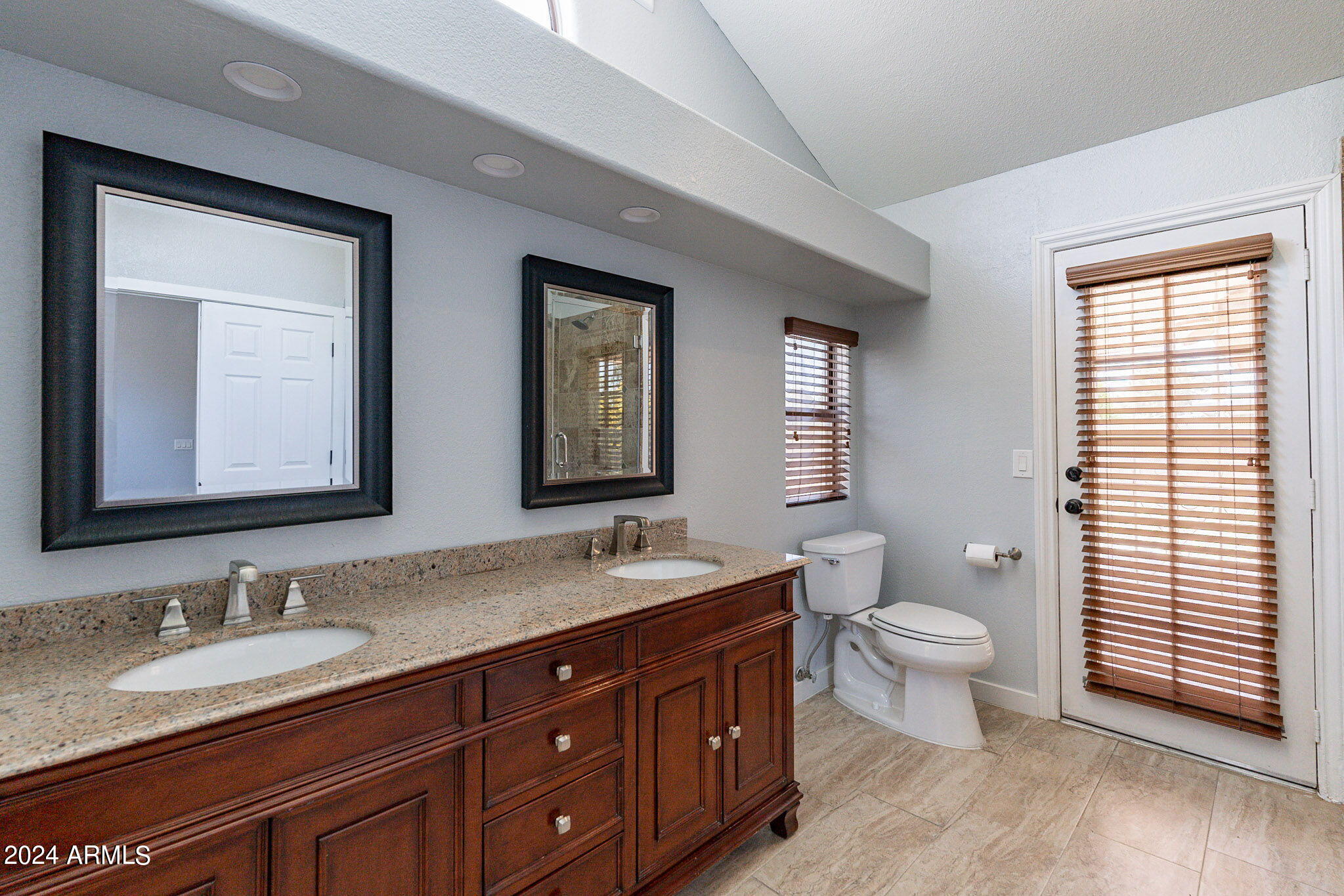 4307 W TOPEKA Drive
