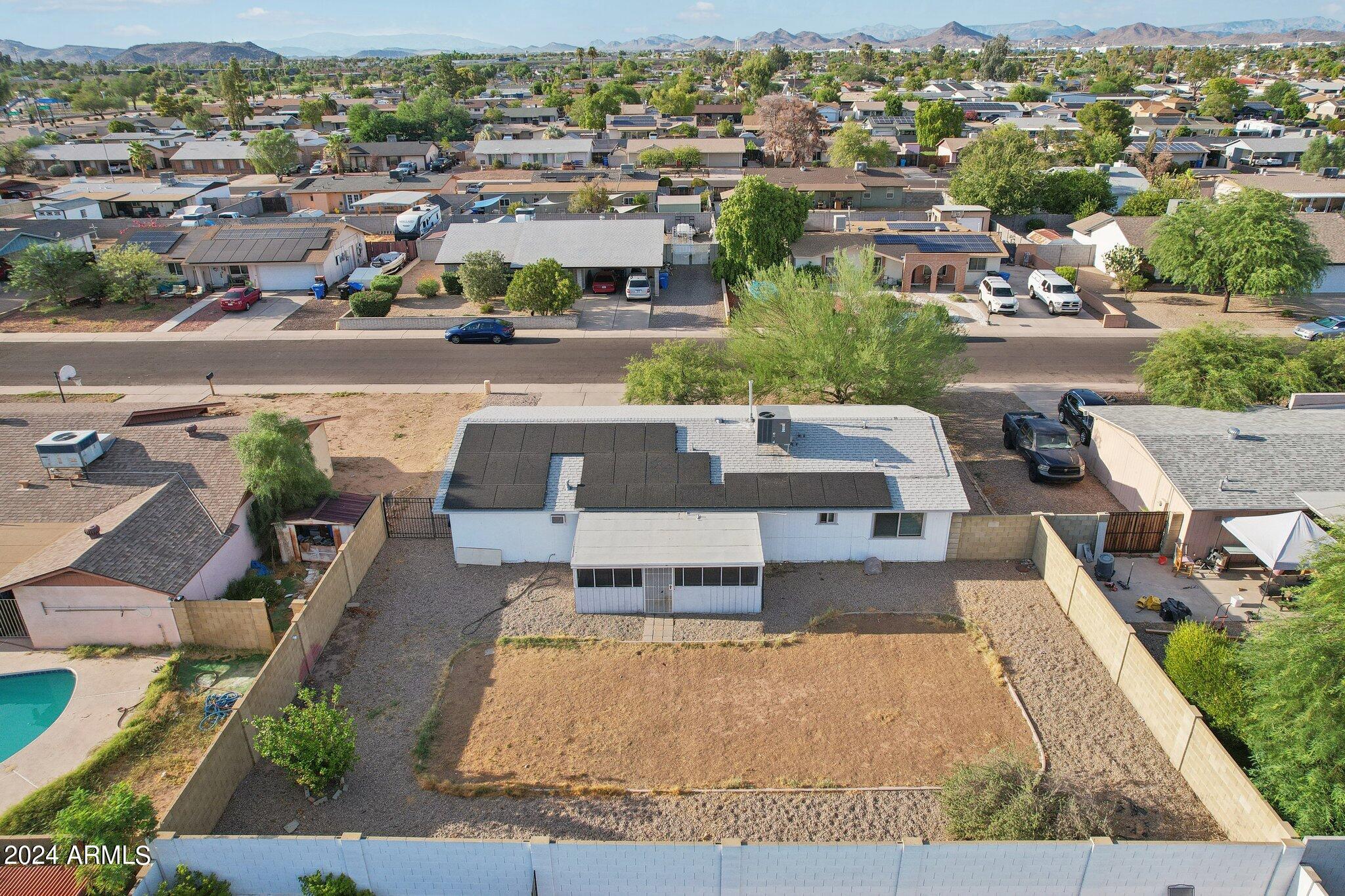 1811 W KERRY Lane