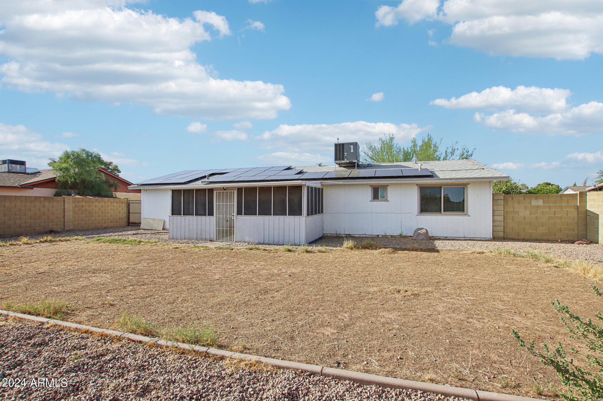 1811 W KERRY Lane