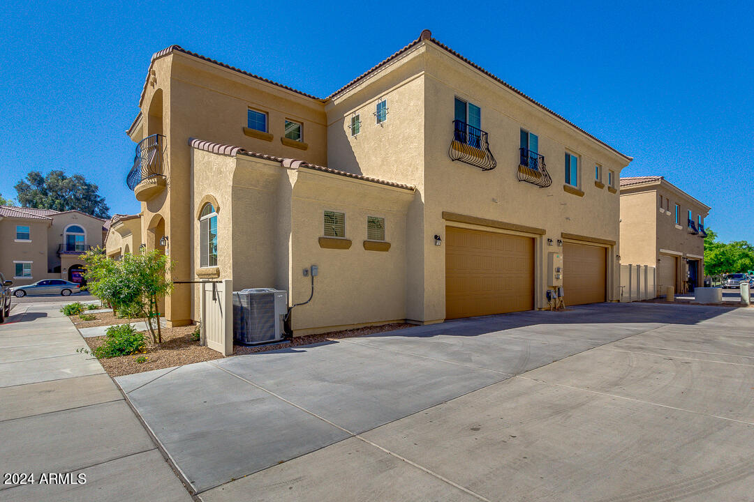 1367 S COUNTRY CLUB Drive, 1322