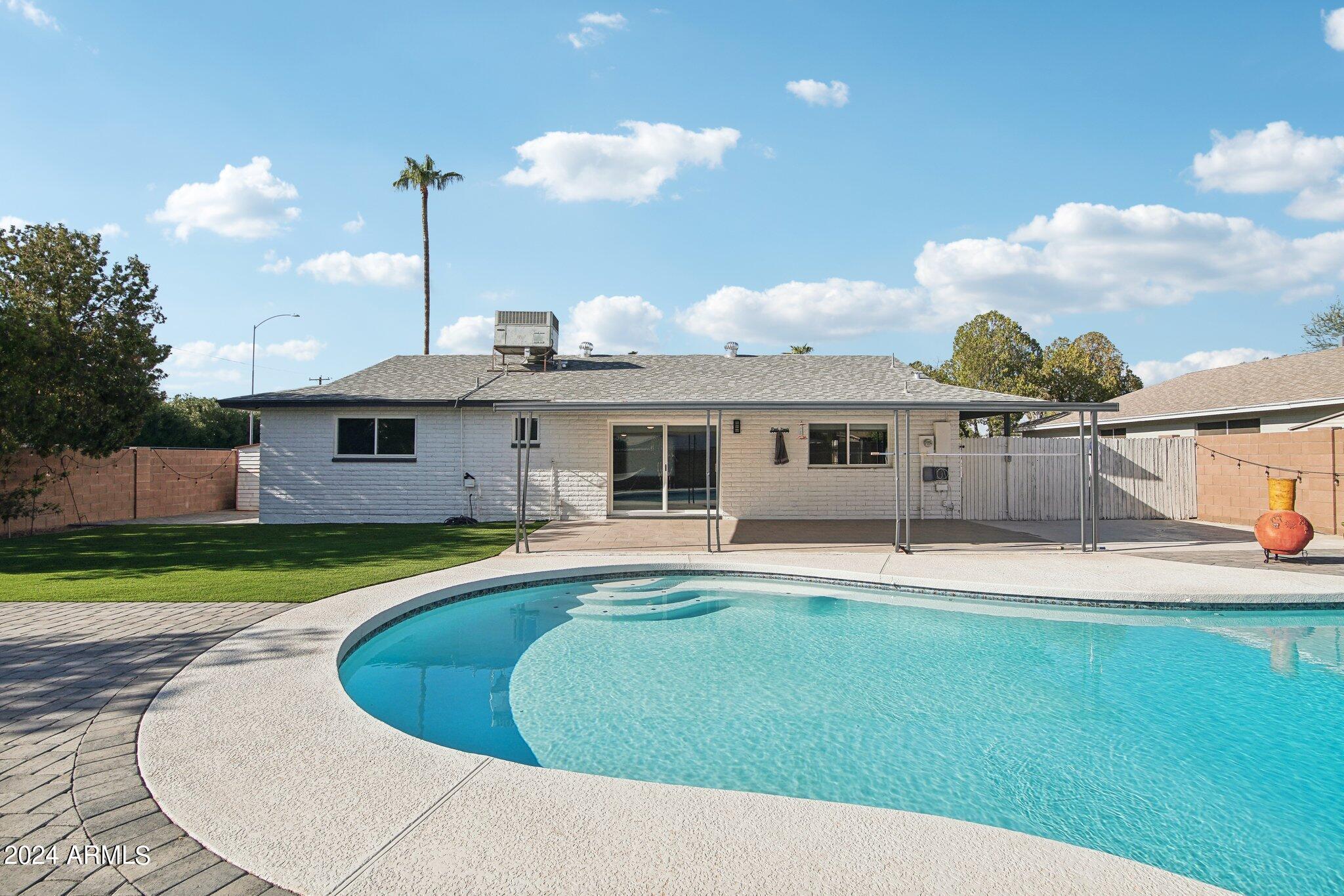 2357 W CONCHO Avenue