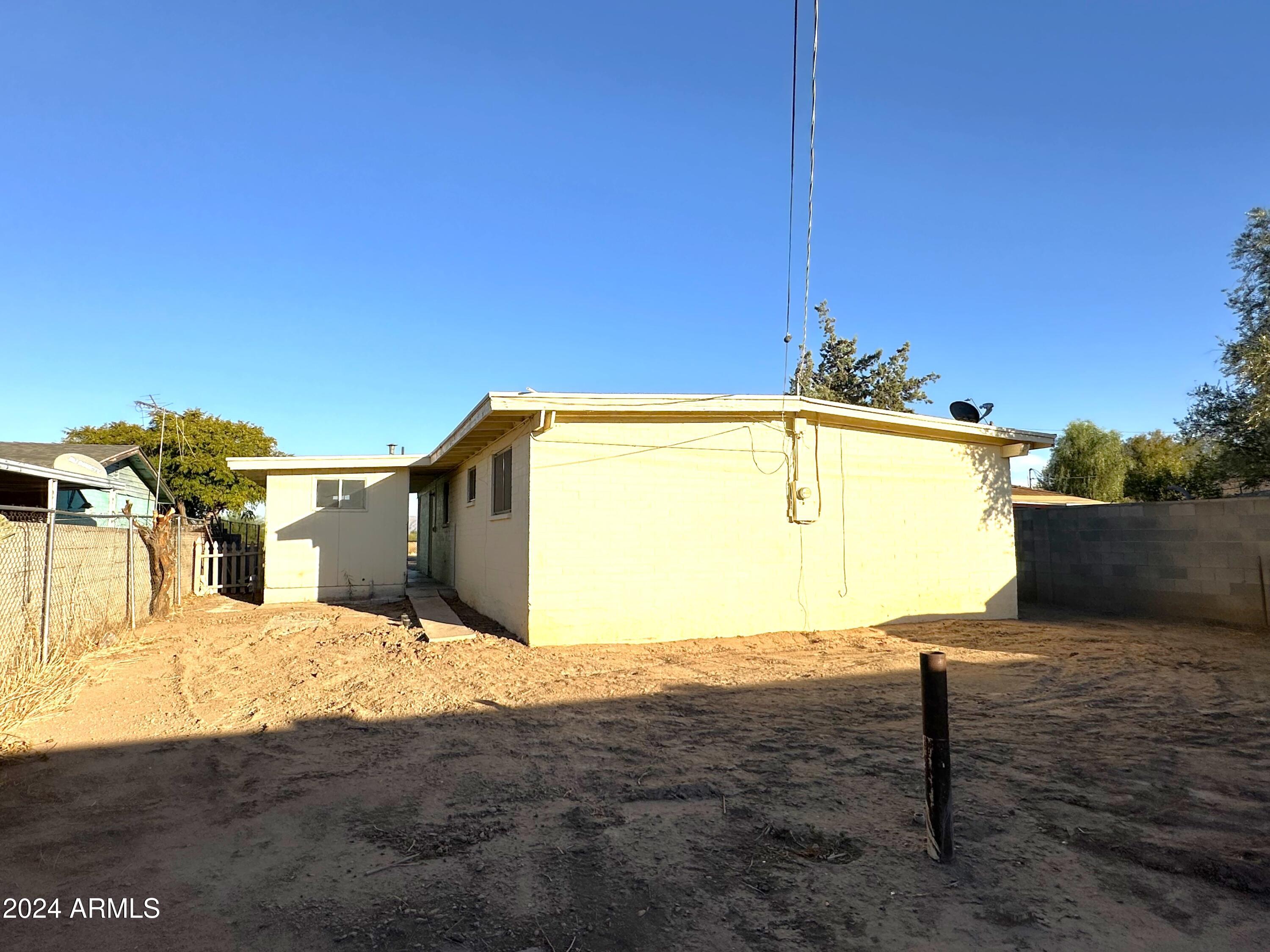 1106 N SUNSHINE Boulevard