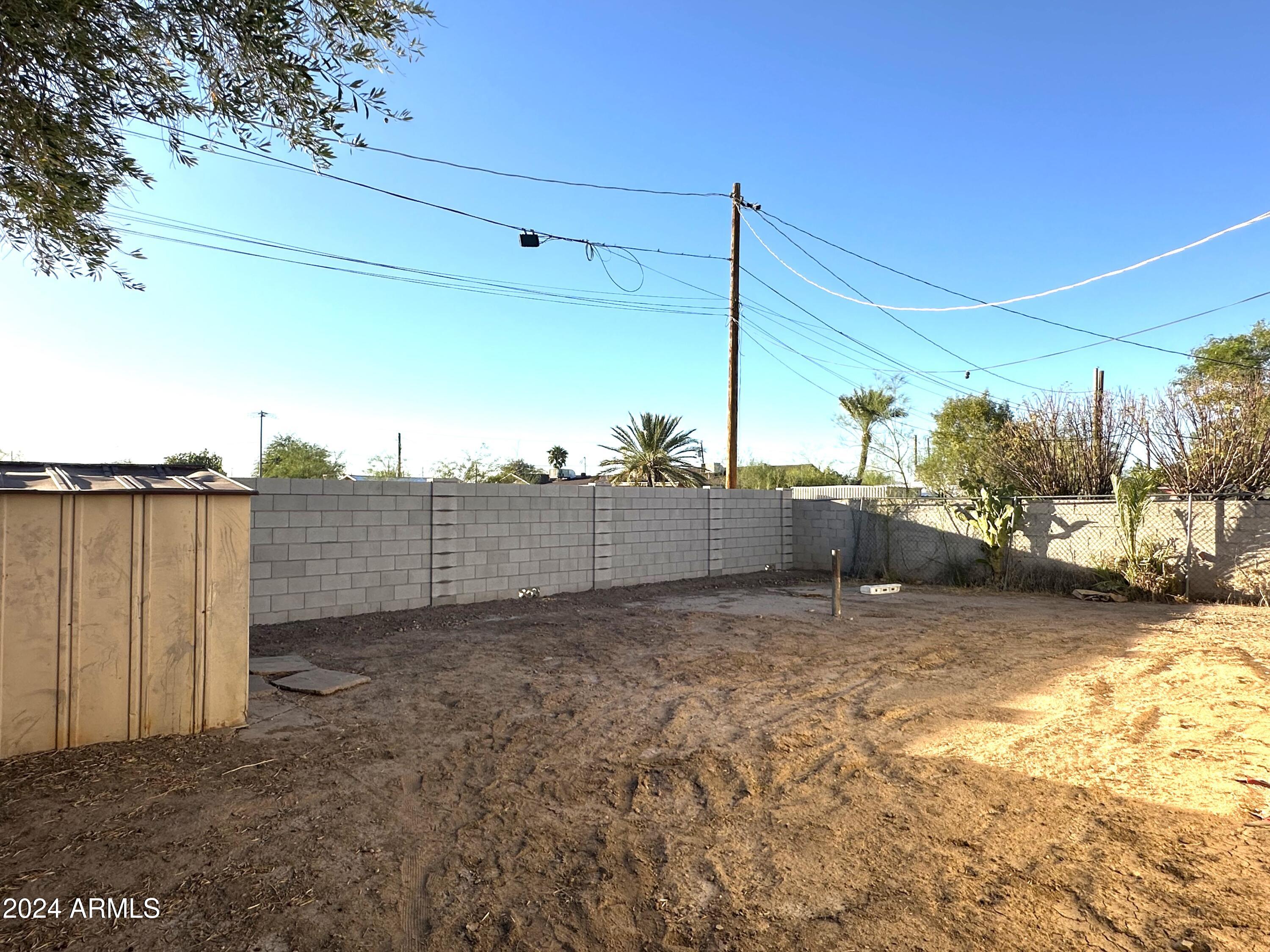 1106 N SUNSHINE Boulevard