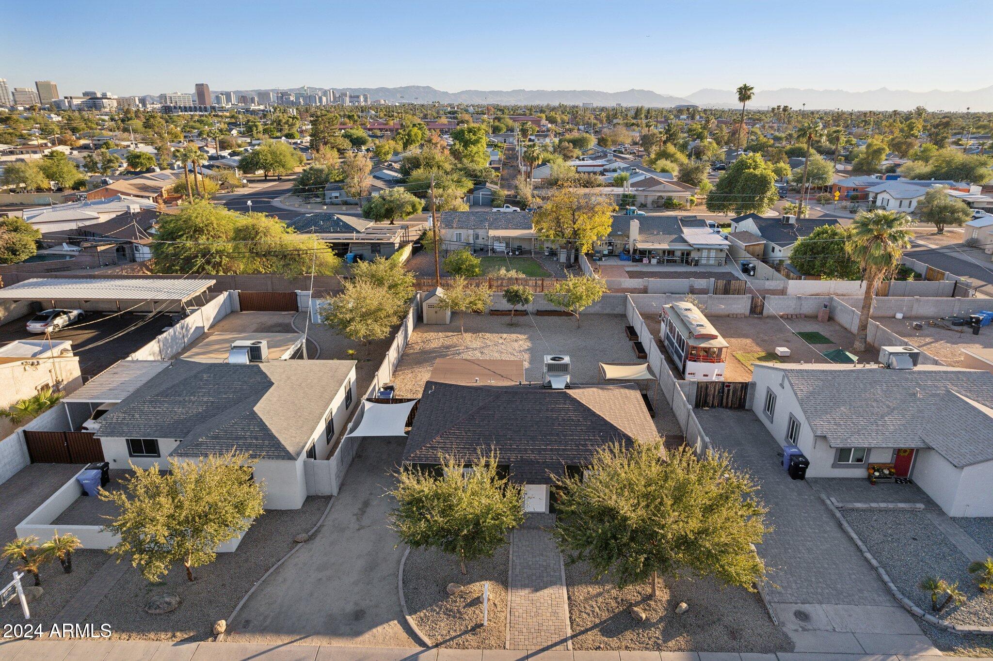 1209 W INDIAN SCHOOL Road