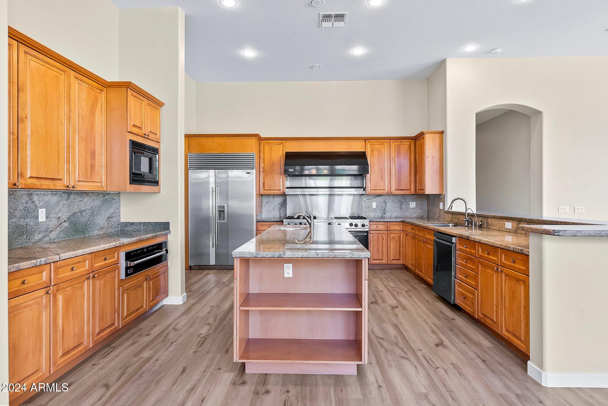 3454 E INGLEWOOD Circle