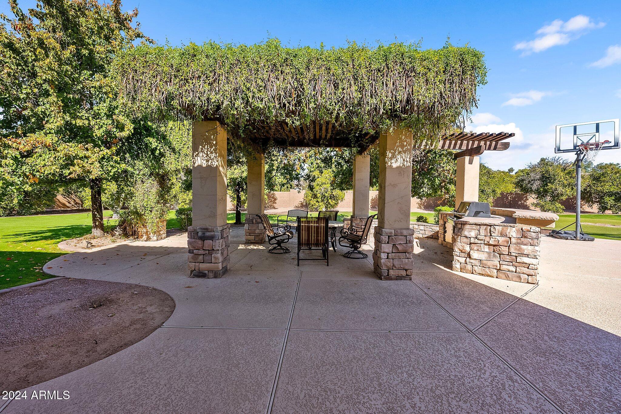 3454 E INGLEWOOD Circle