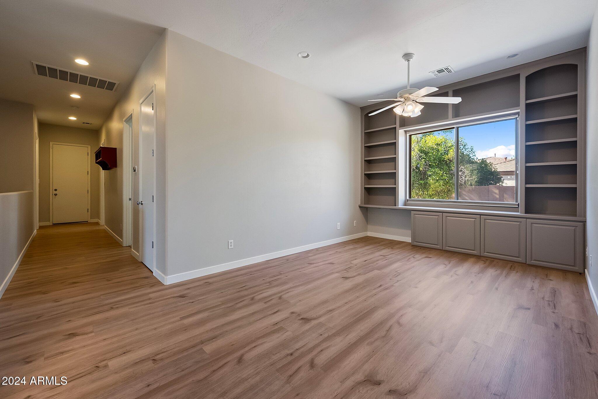 3454 E INGLEWOOD Circle