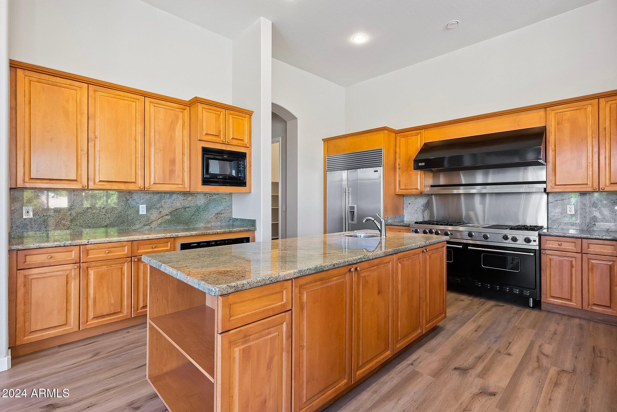 3454 E INGLEWOOD Circle