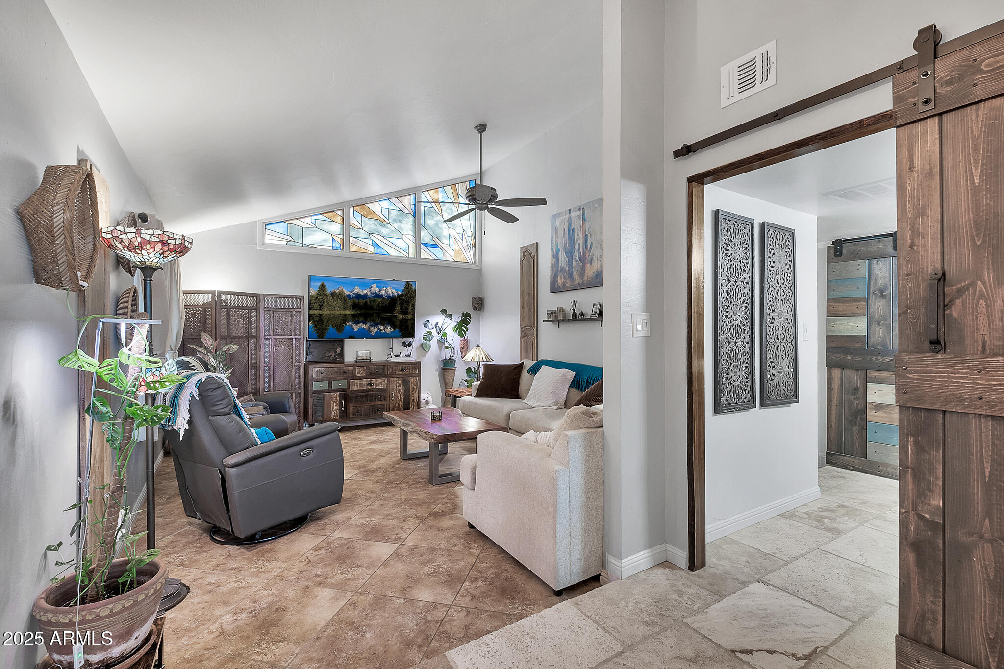 3044 W DESERT COVE Avenue