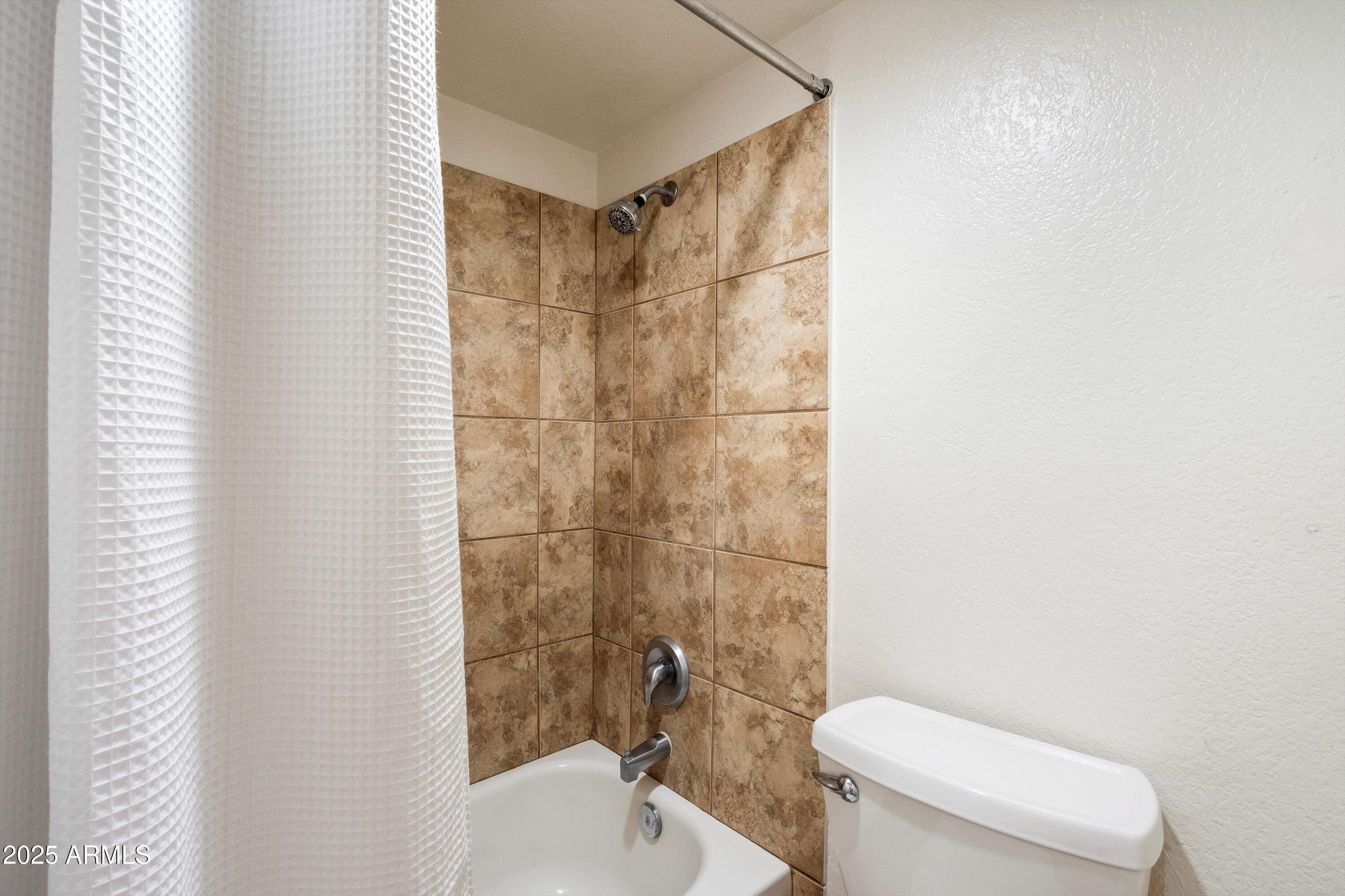5995 N 78TH Street, 1015