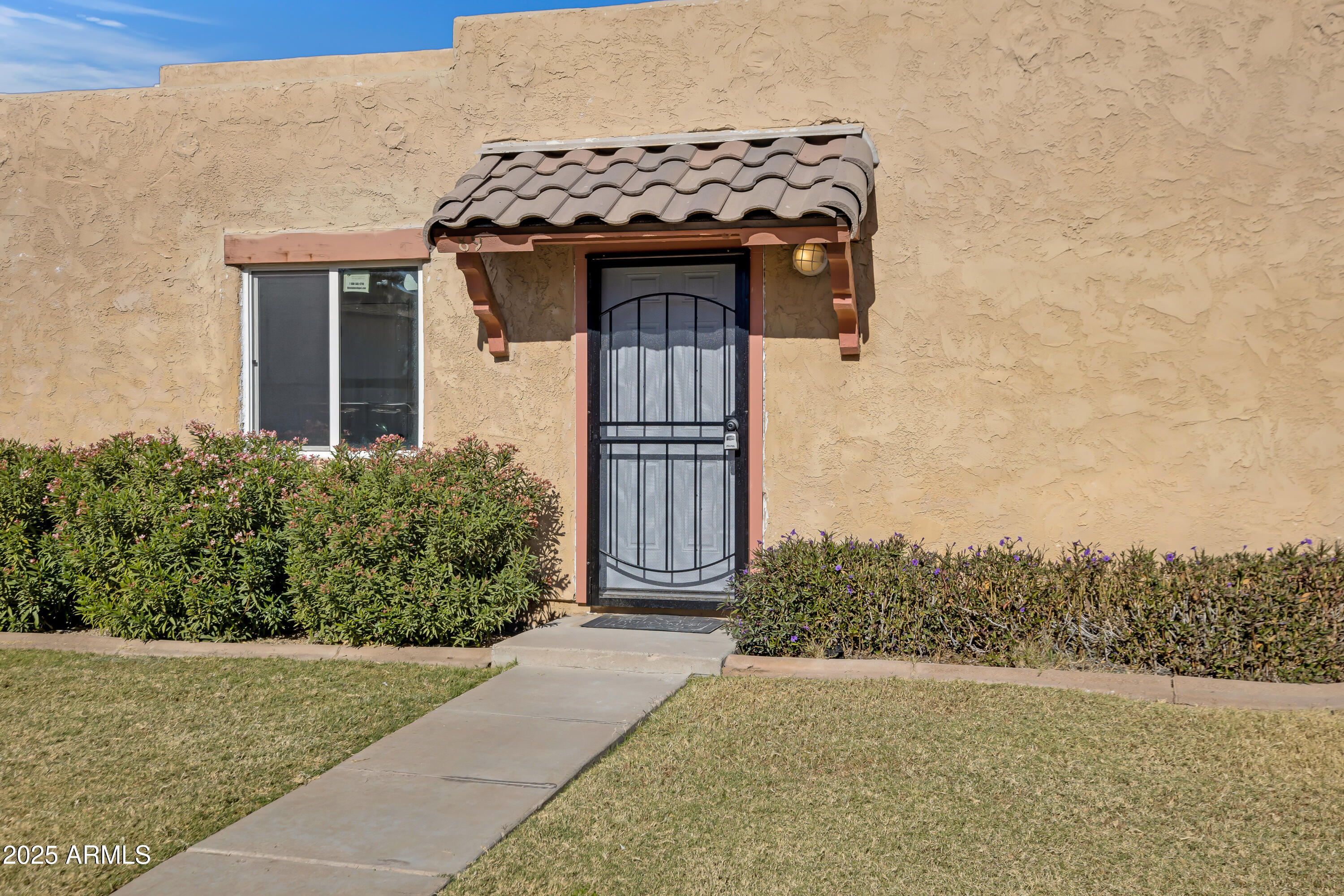 948 S Alma School Rd Road, 89