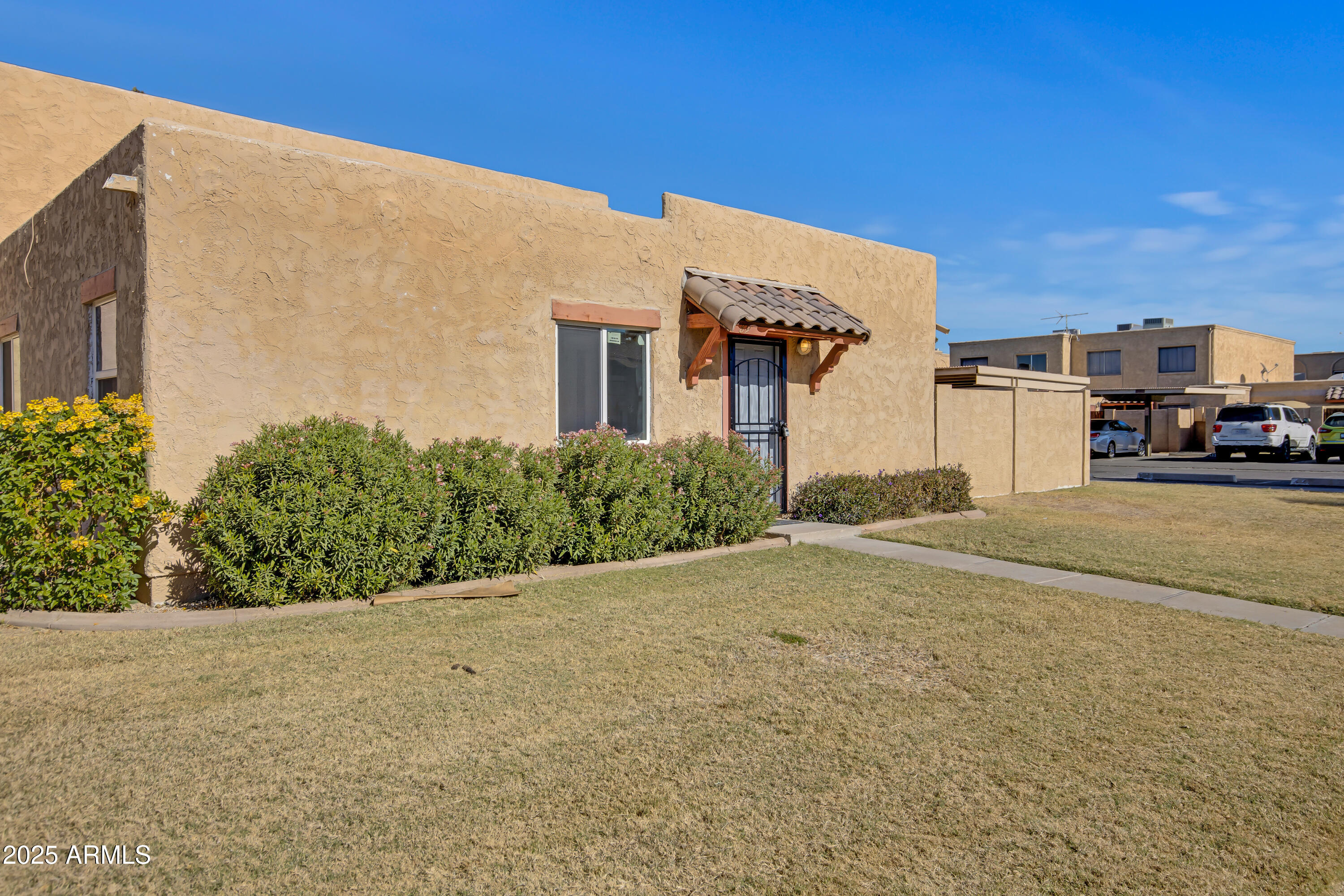 948 S Alma School Rd Road, 89