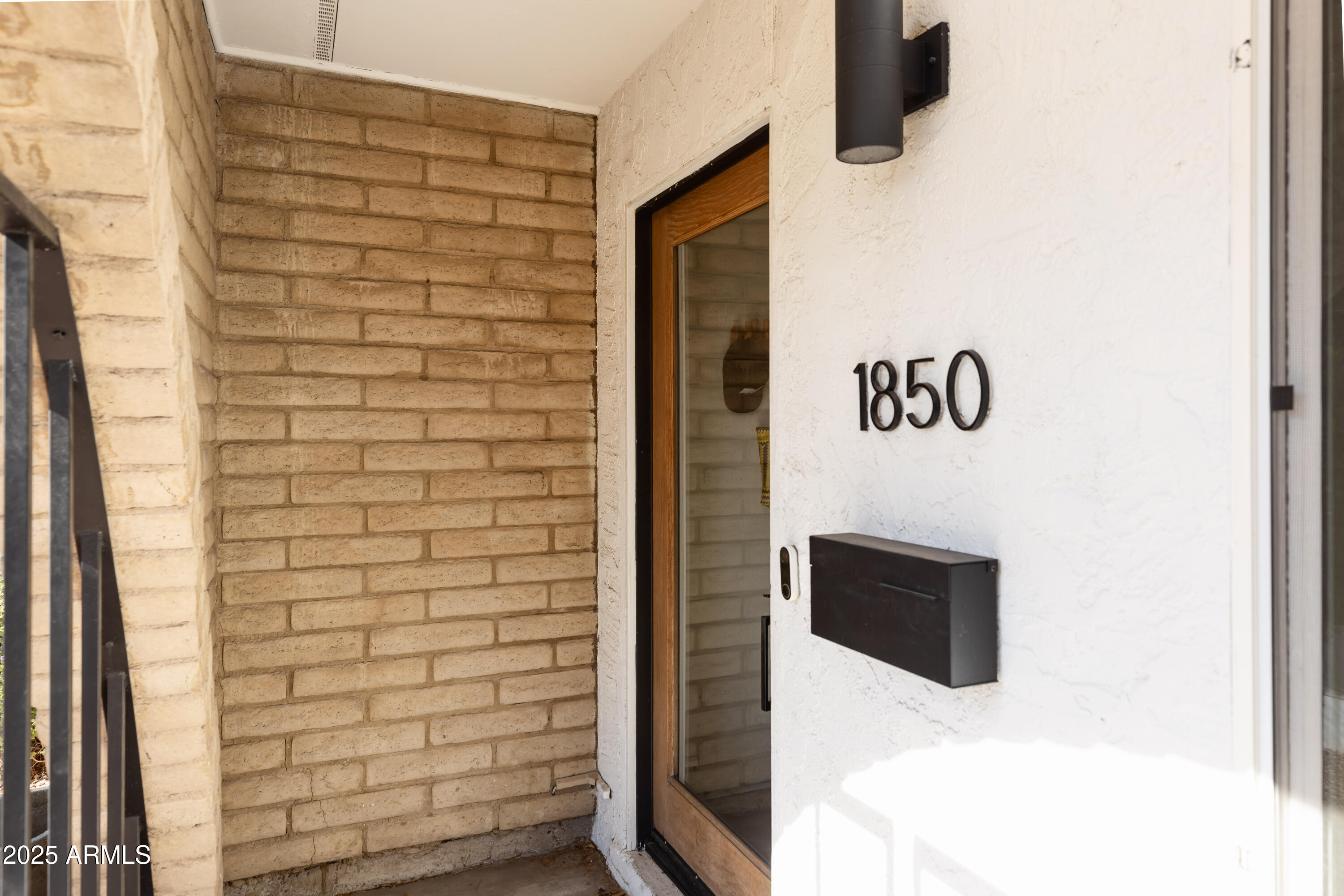 1850 W STELLA Lane