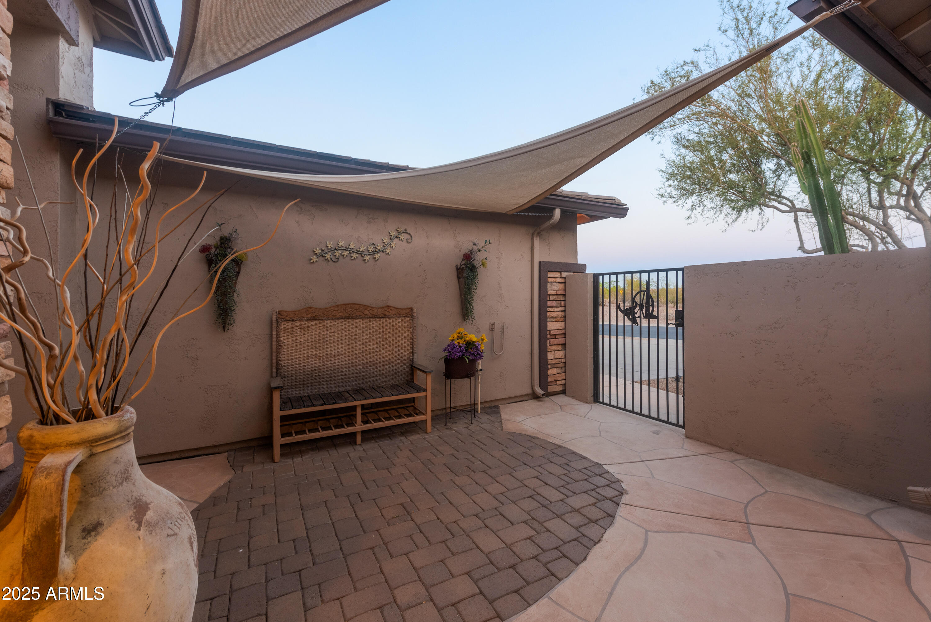 9900 E DESERT TRAIL Lane