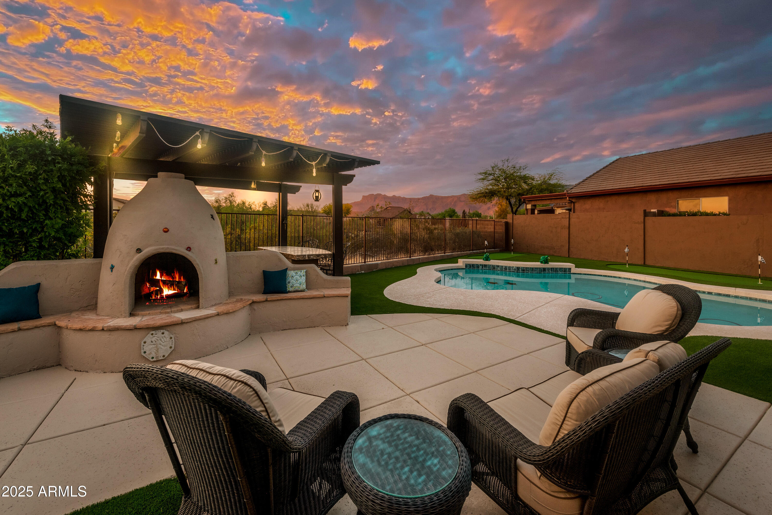 9900 E DESERT TRAIL Lane