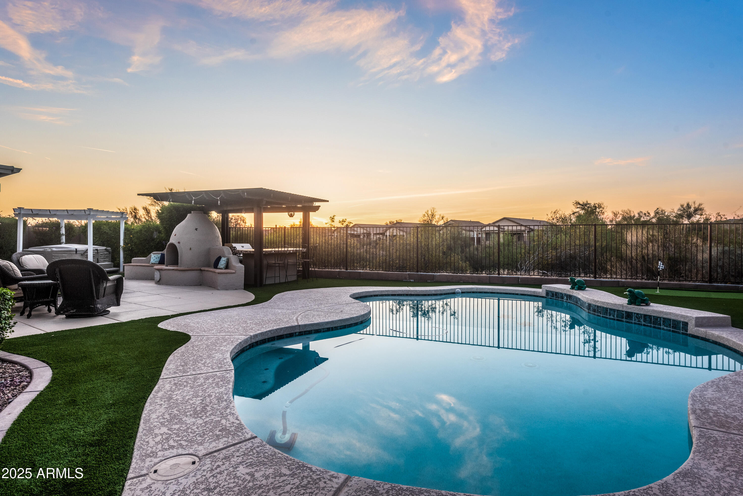 9900 E DESERT TRAIL Lane