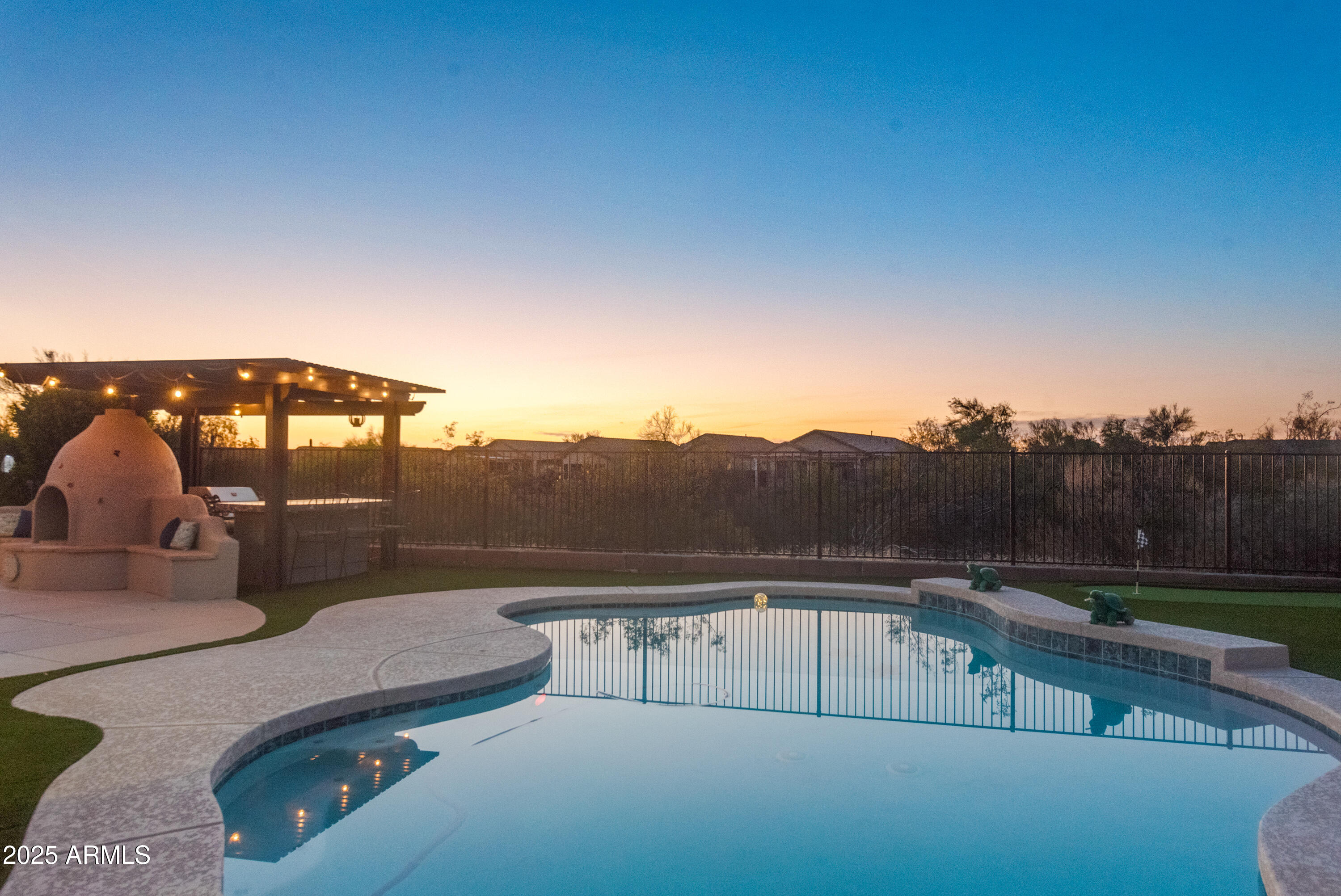 9900 E DESERT TRAIL Lane