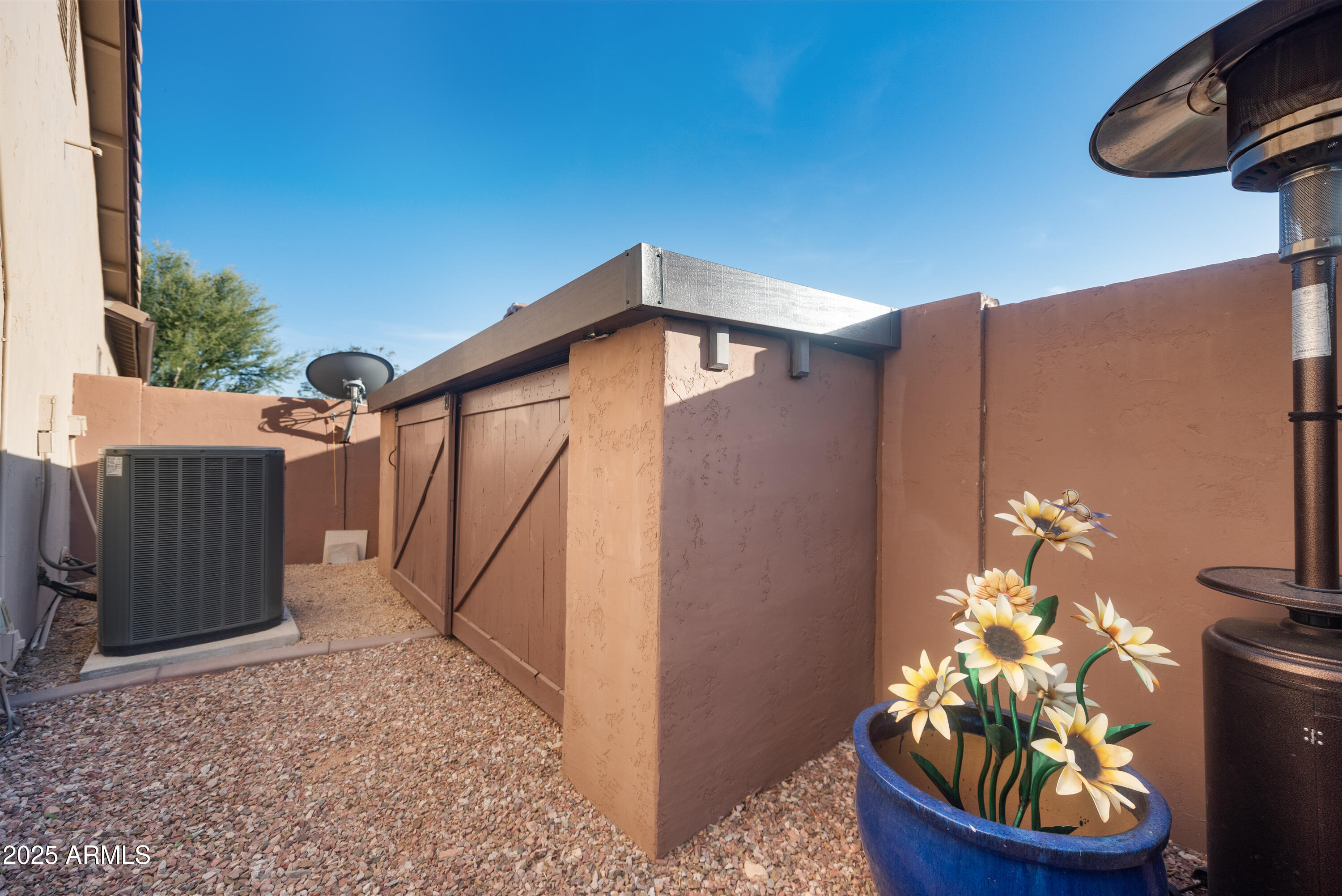 9900 E DESERT TRAIL Lane