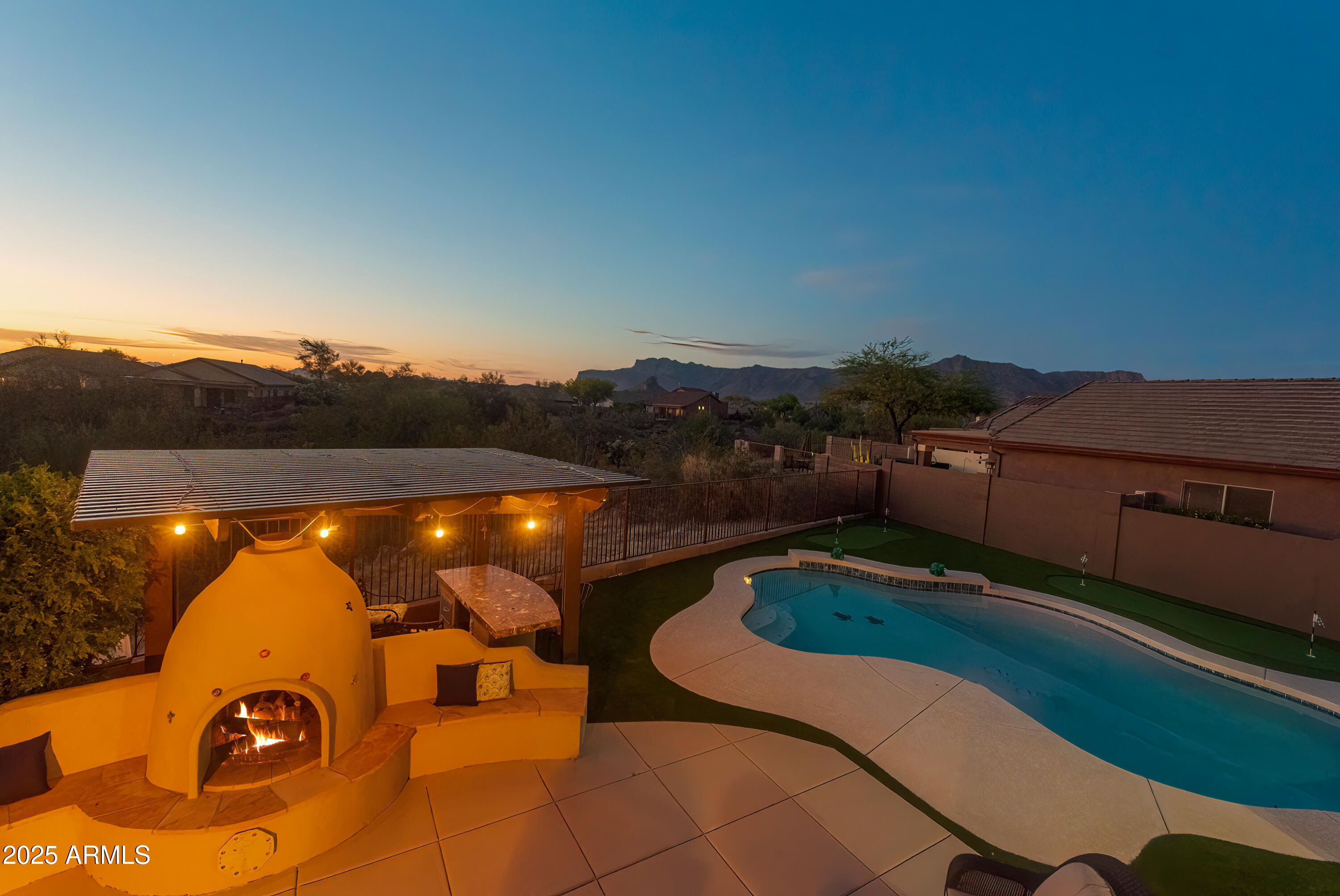 9900 E DESERT TRAIL Lane