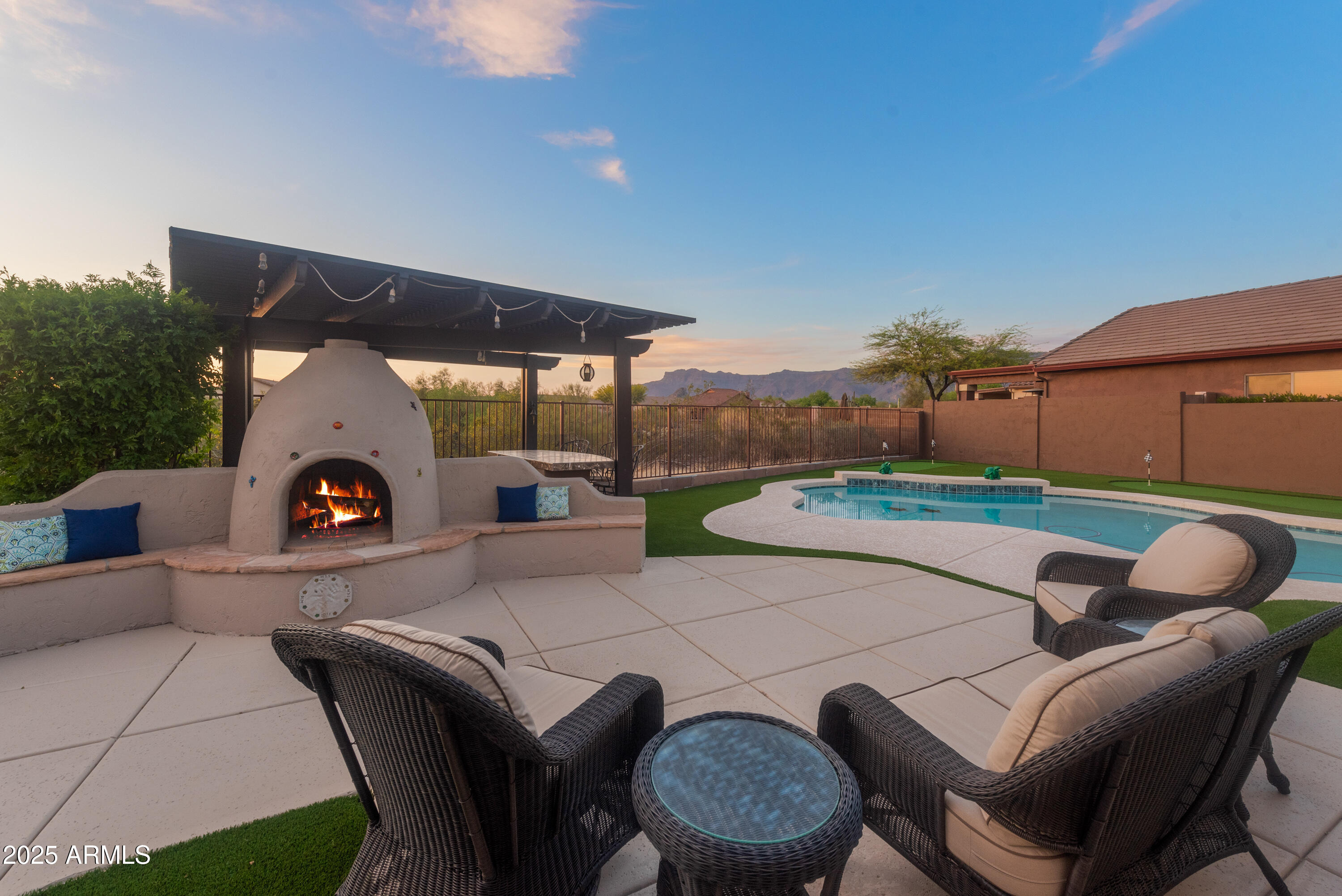 9900 E DESERT TRAIL Lane