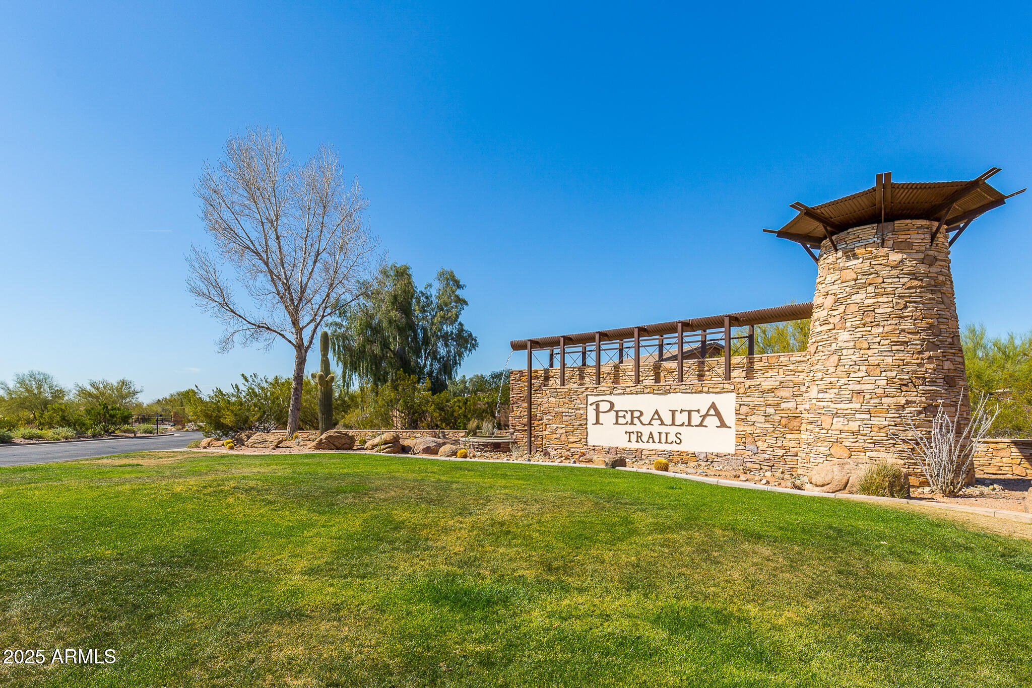 9900 E DESERT TRAIL Lane
