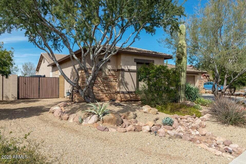 9900 E DESERT TRAIL Lane