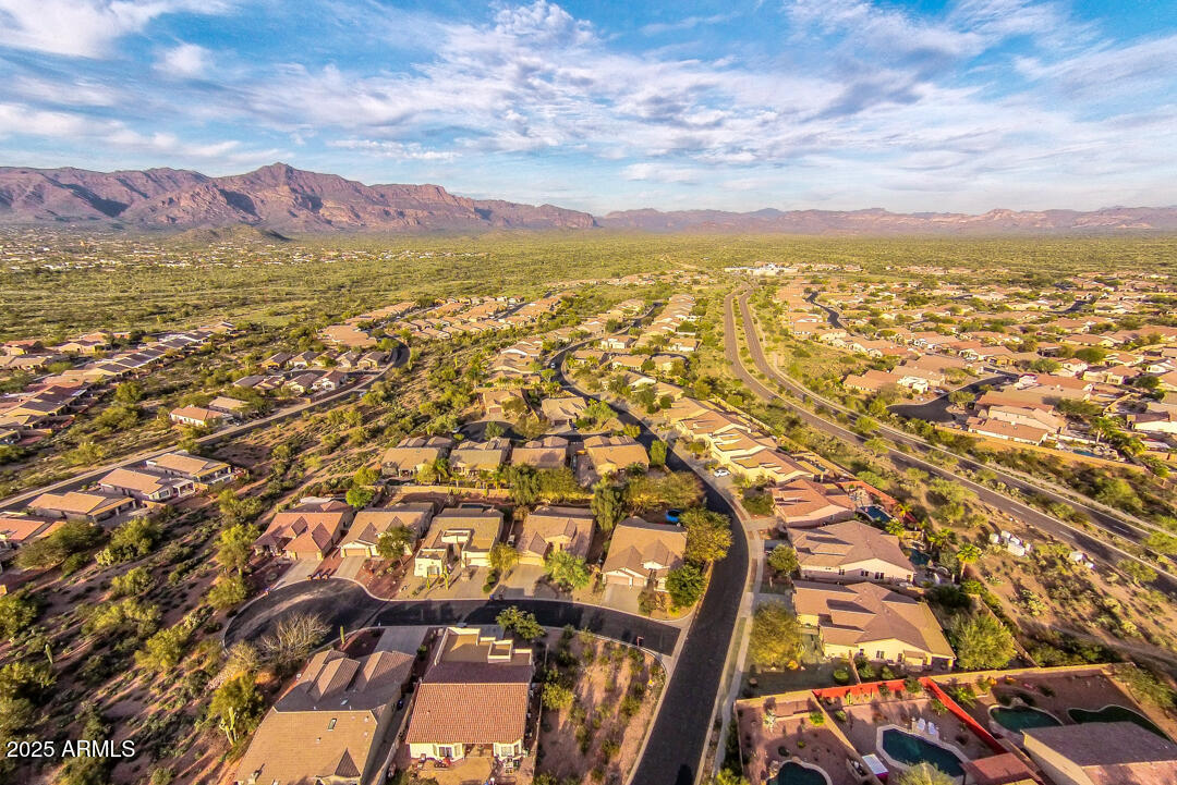 9900 E DESERT TRAIL Lane
