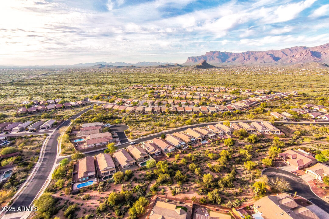 9900 E DESERT TRAIL Lane