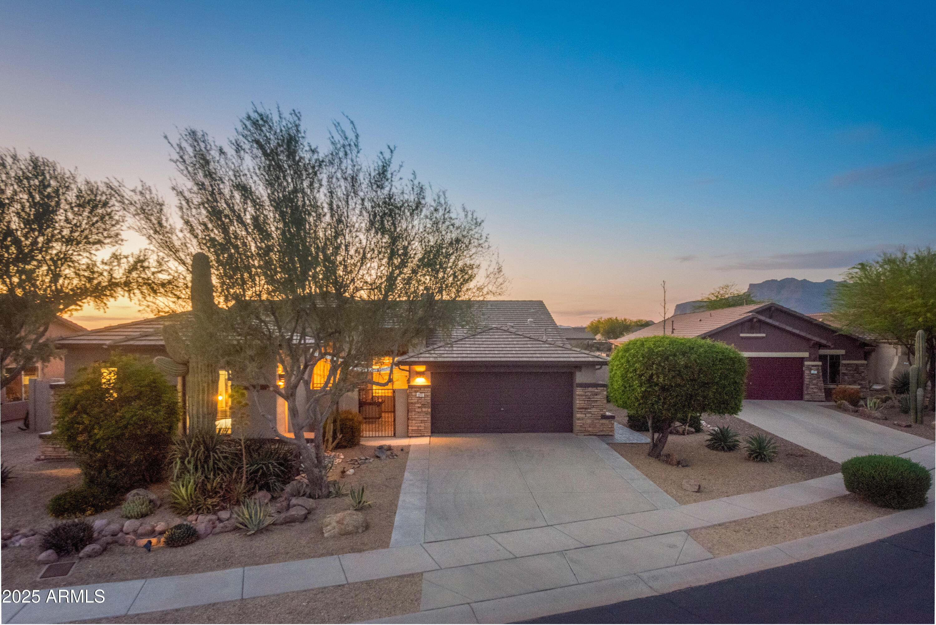 9900 E DESERT TRAIL Lane