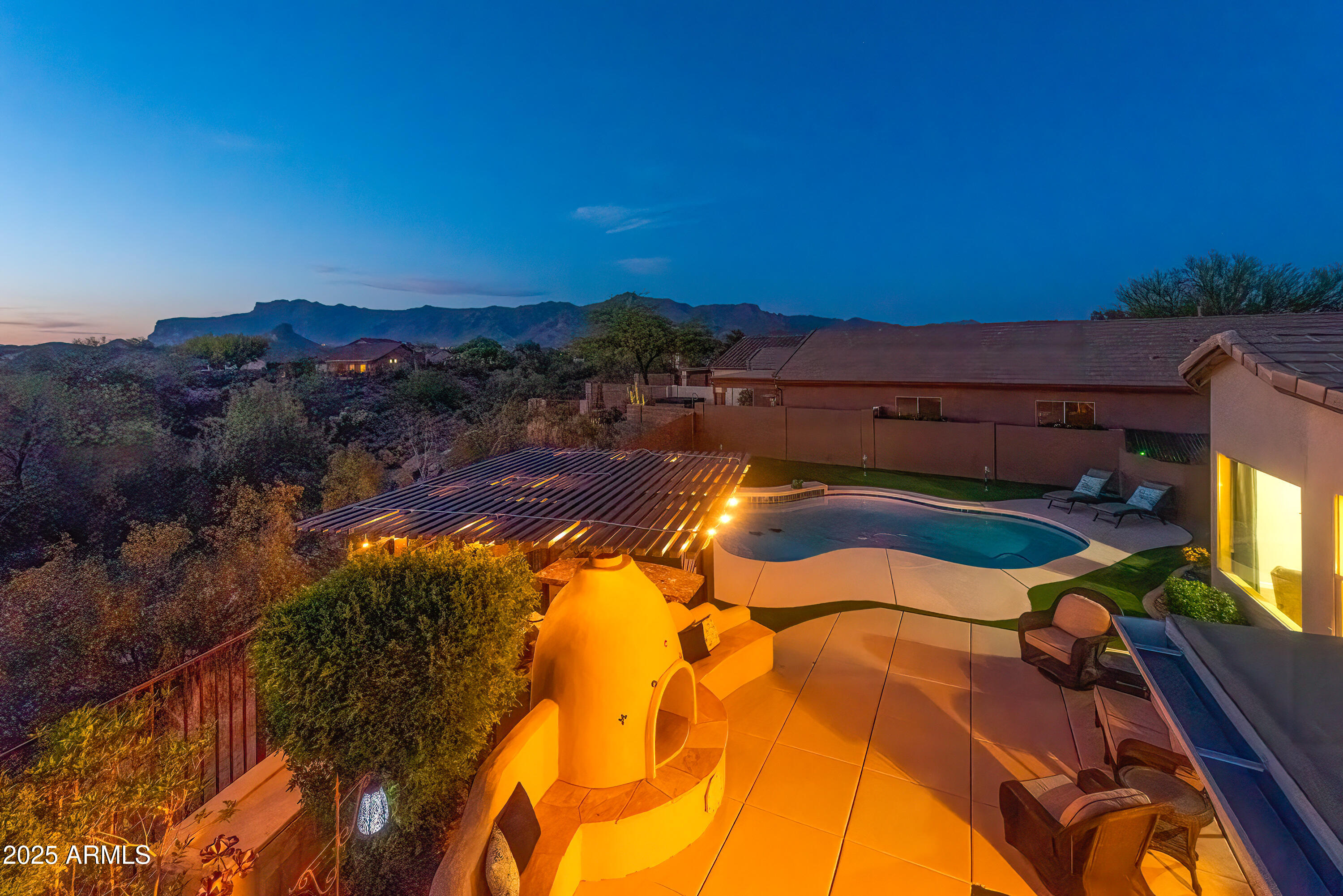 9900 E DESERT TRAIL Lane