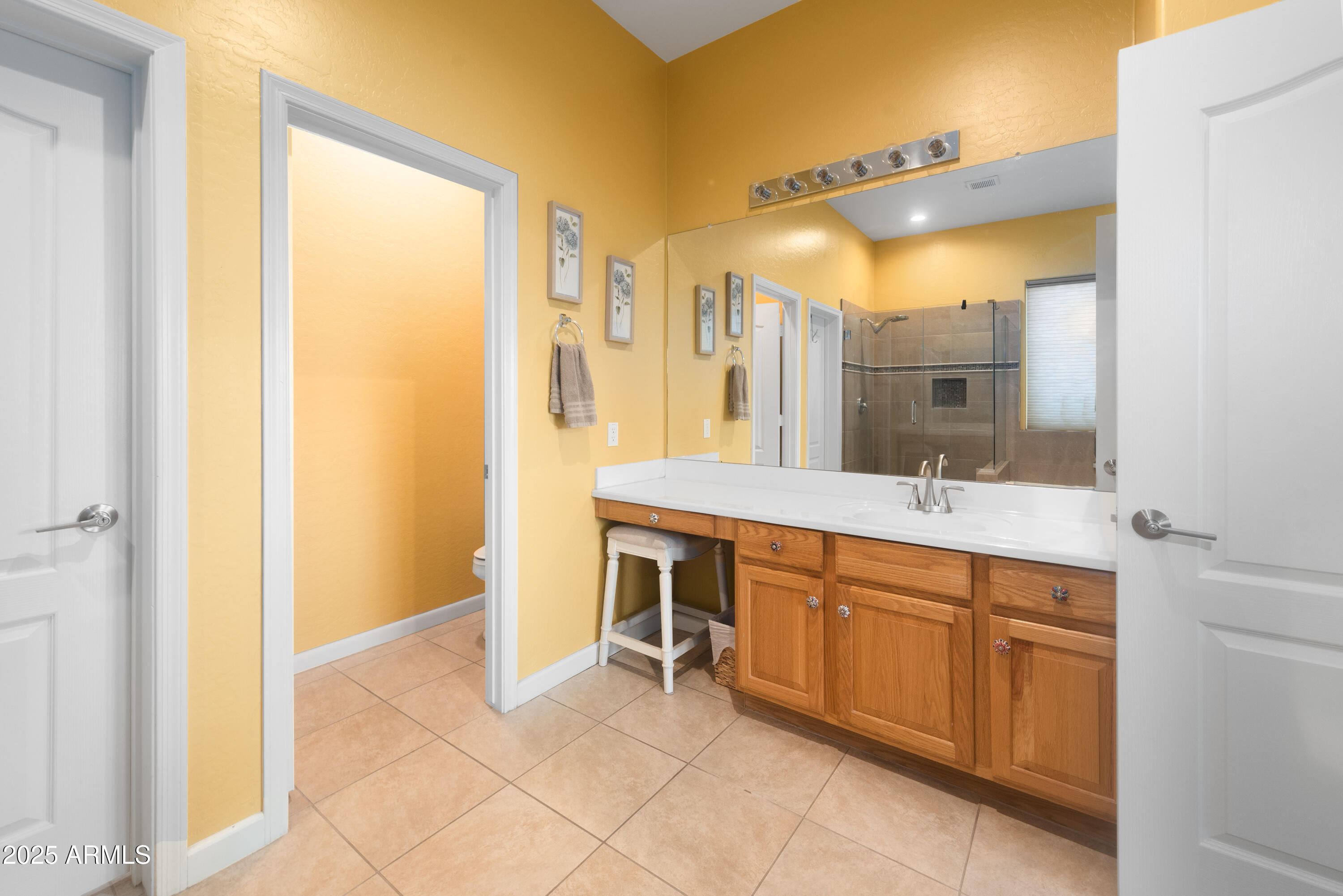 9900 E DESERT TRAIL Lane
