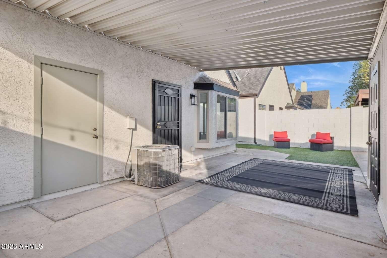 2233 W ROSS Avenue